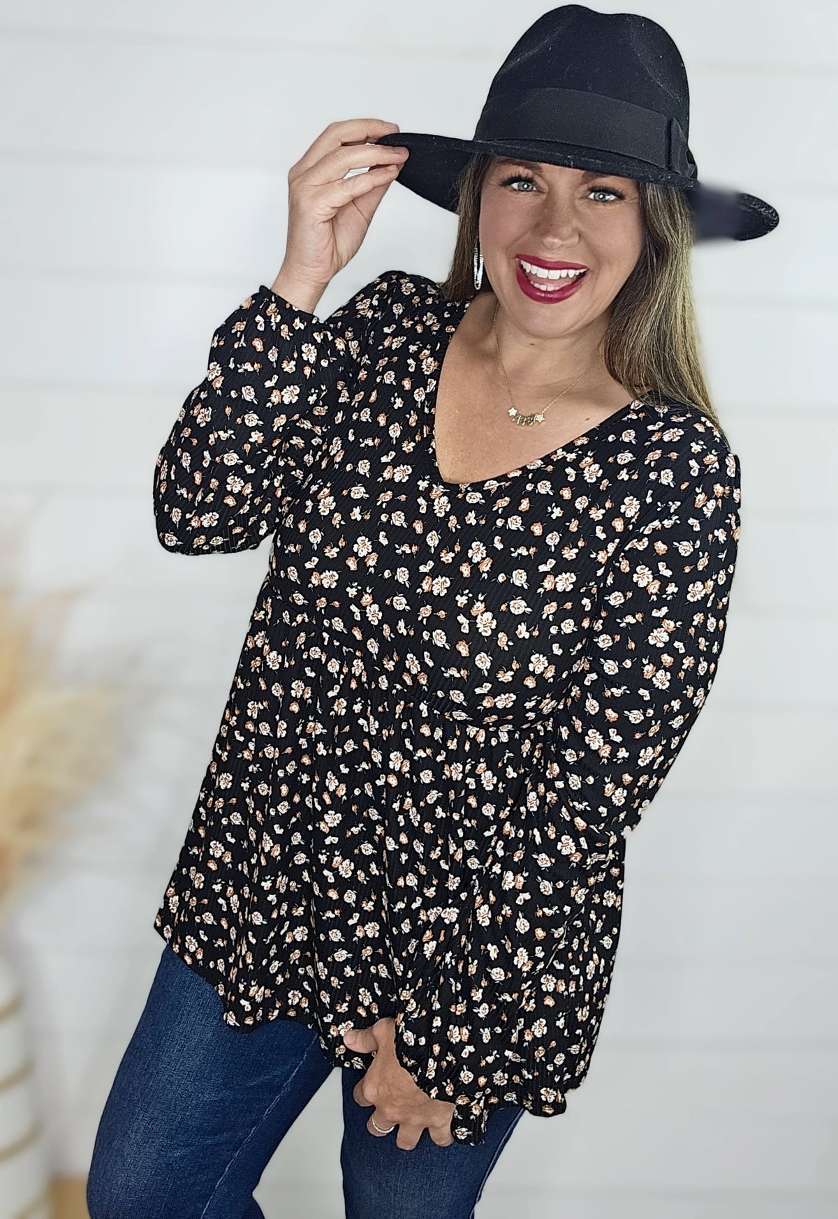 BLACK FLORAL RIB TEXTURED BABYDOLL TOP W/ TIE BACK