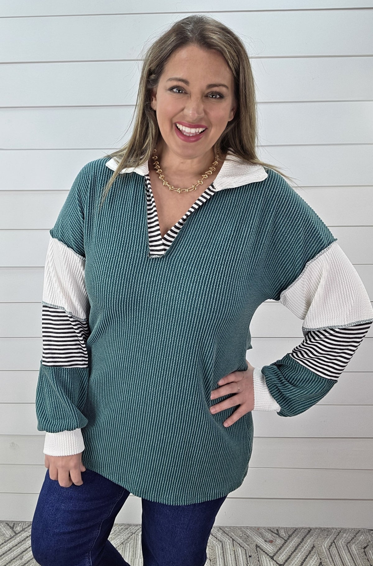 HUNTER GREEN RAISED RIBBED CONTRAST KNIT TOP W/ LAY DOWN COLLAR