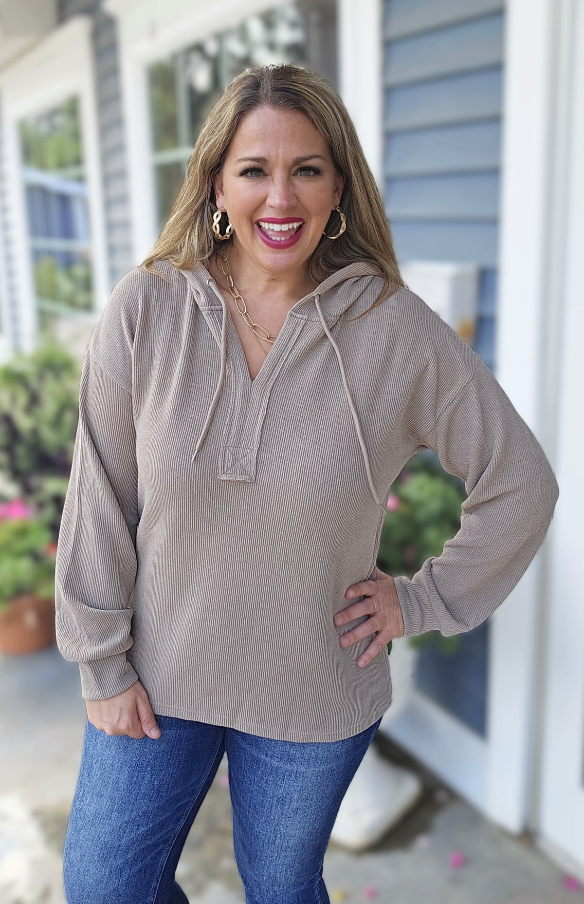 MOCHA RIBBED V NECK LIGHT WEIGHT HOODIE