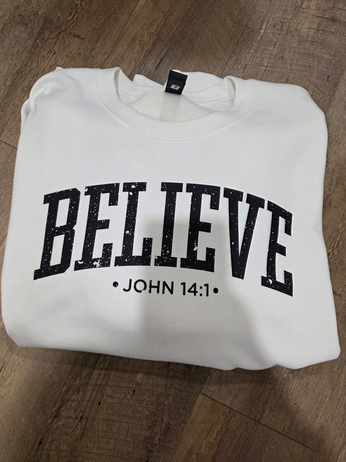 BELIEVE GRAPHIC SWEATSHIRT