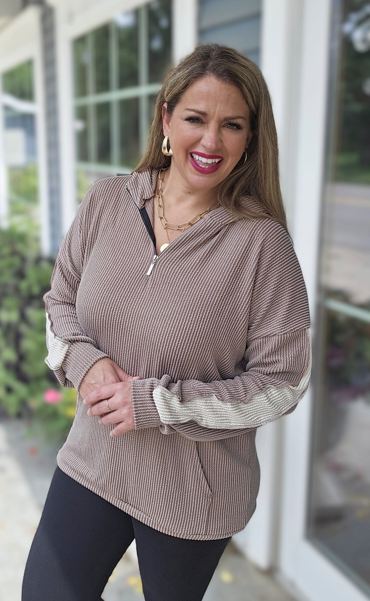 COCO RAISED RIBBED QUARTER ZIP HOODIE W/ COLORBLOCK SLEEVE