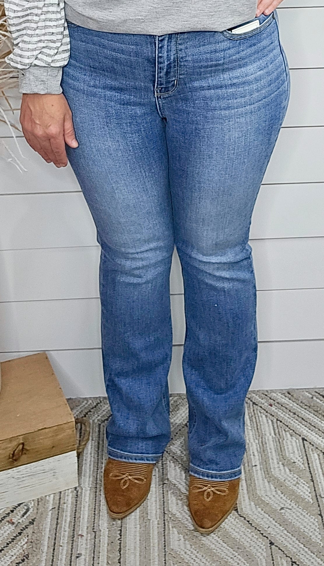 JUDY BLUE HW CLASSIC CONTRAST WASH BOOTCUT JEAN