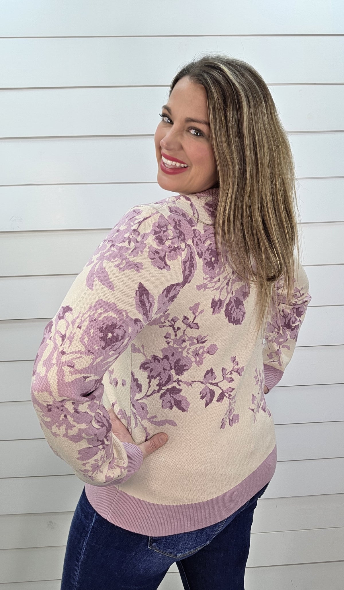 LAVEDNER/CREAM FLORAL KNIT SWEATER