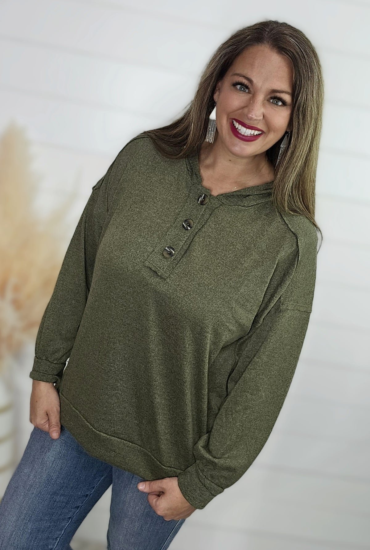 HEATHERED OLIVE LIGHT WEIGTH BUTTON TRIM HOODIE