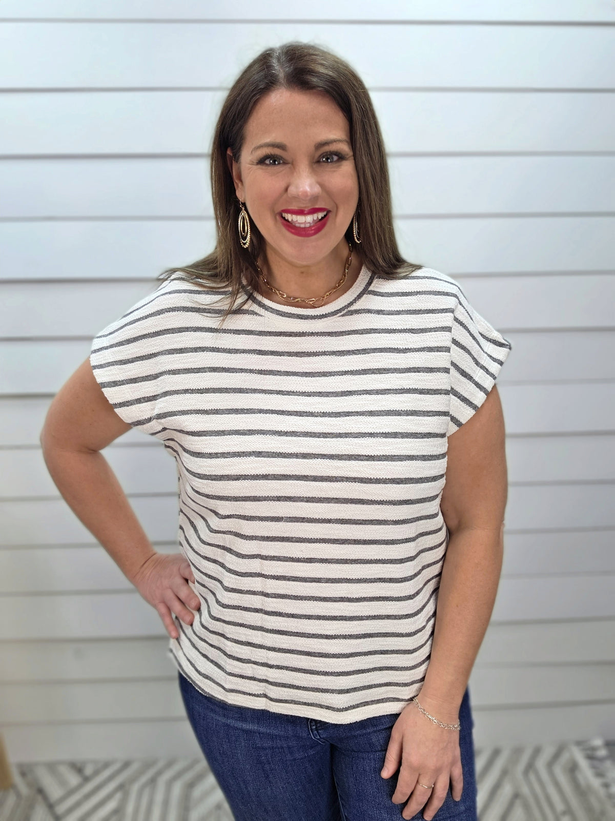 TAUPE/CREAM STRIPED TEXTURED KNIT TOP