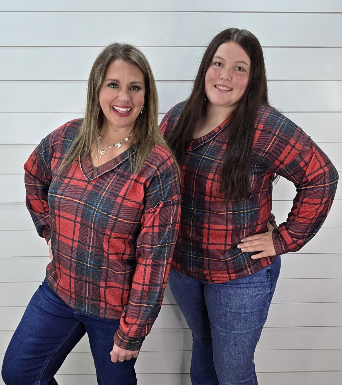 RED/GREEN PLAID V NECK KNIT TOP