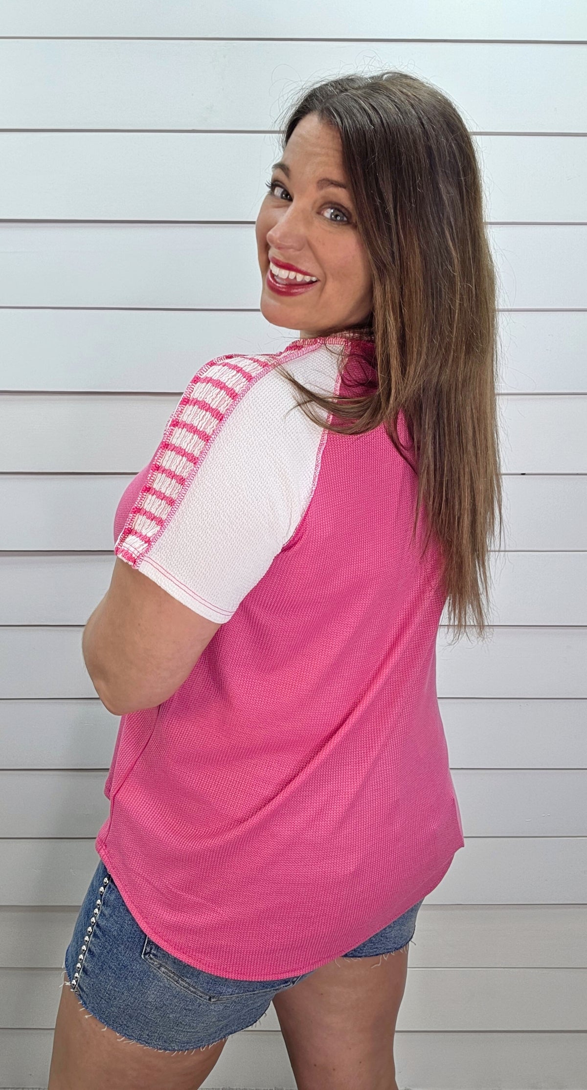 FUCHSIA WAFFLE TEXTURE SHORT SLEEVE CONTRAST SLEEVE KNIT TOP