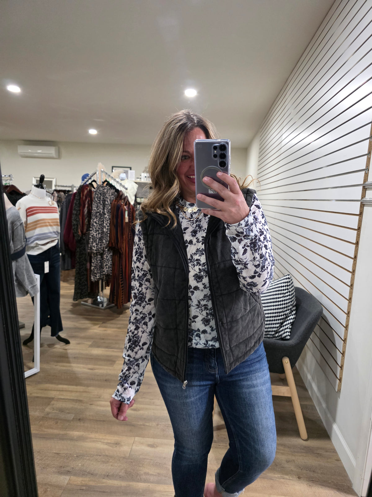 MINERAL WASH ULTRA SOFT QUILTED VEST - BLACK