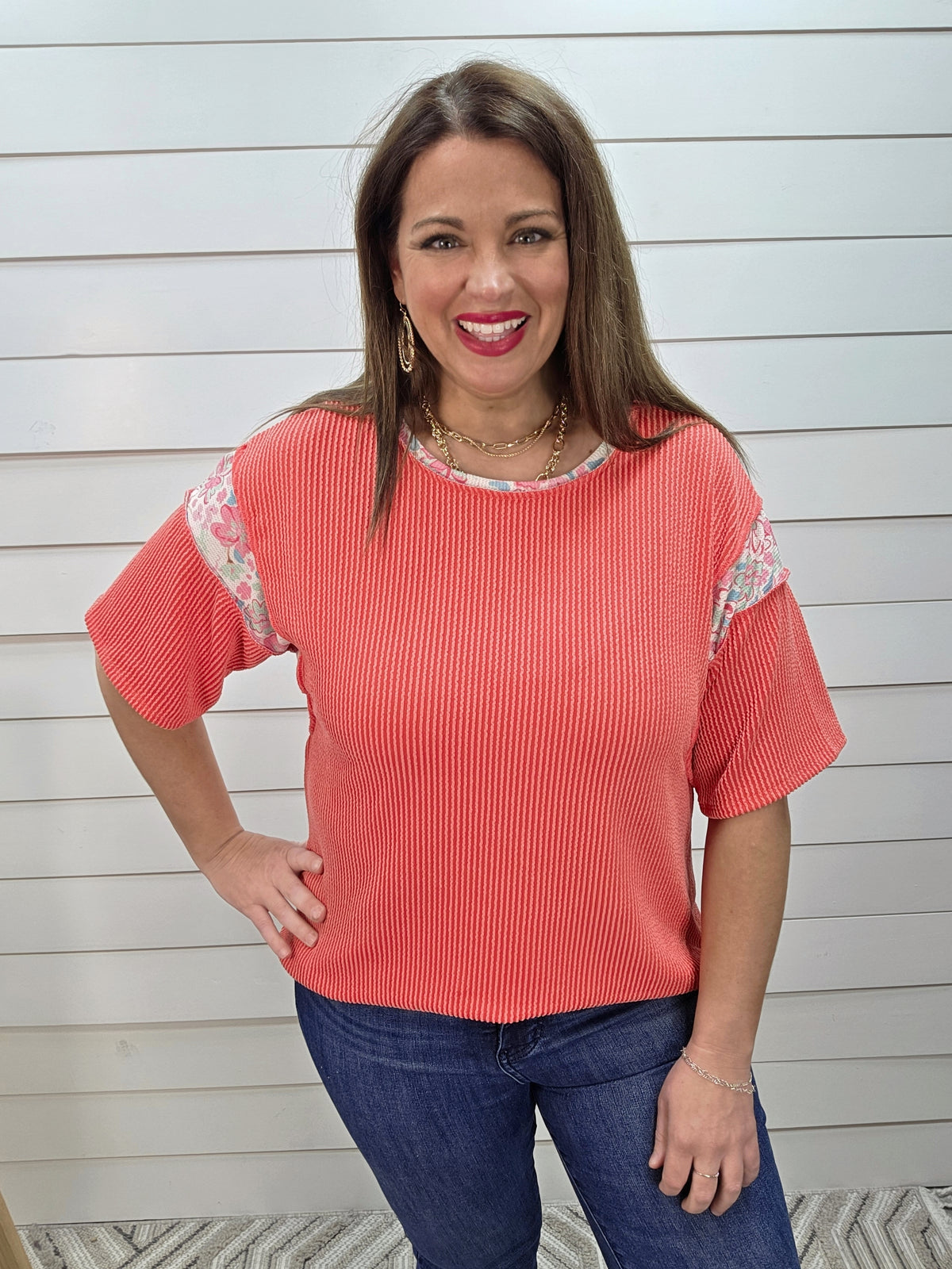 CORAL RAISED RIBBED KNIT TOP W/ FLORAL CONTRAST