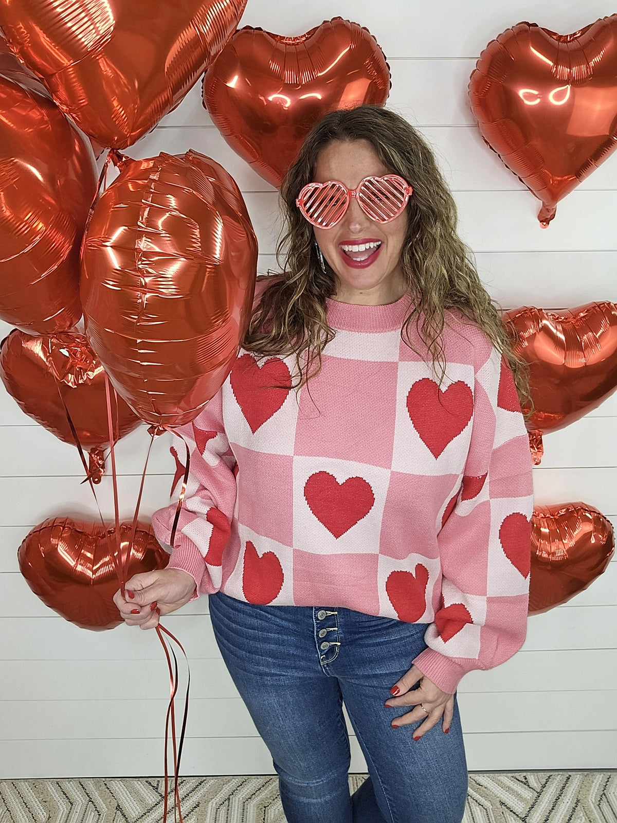 CURVY PINK HEART BLOCK SWEATER