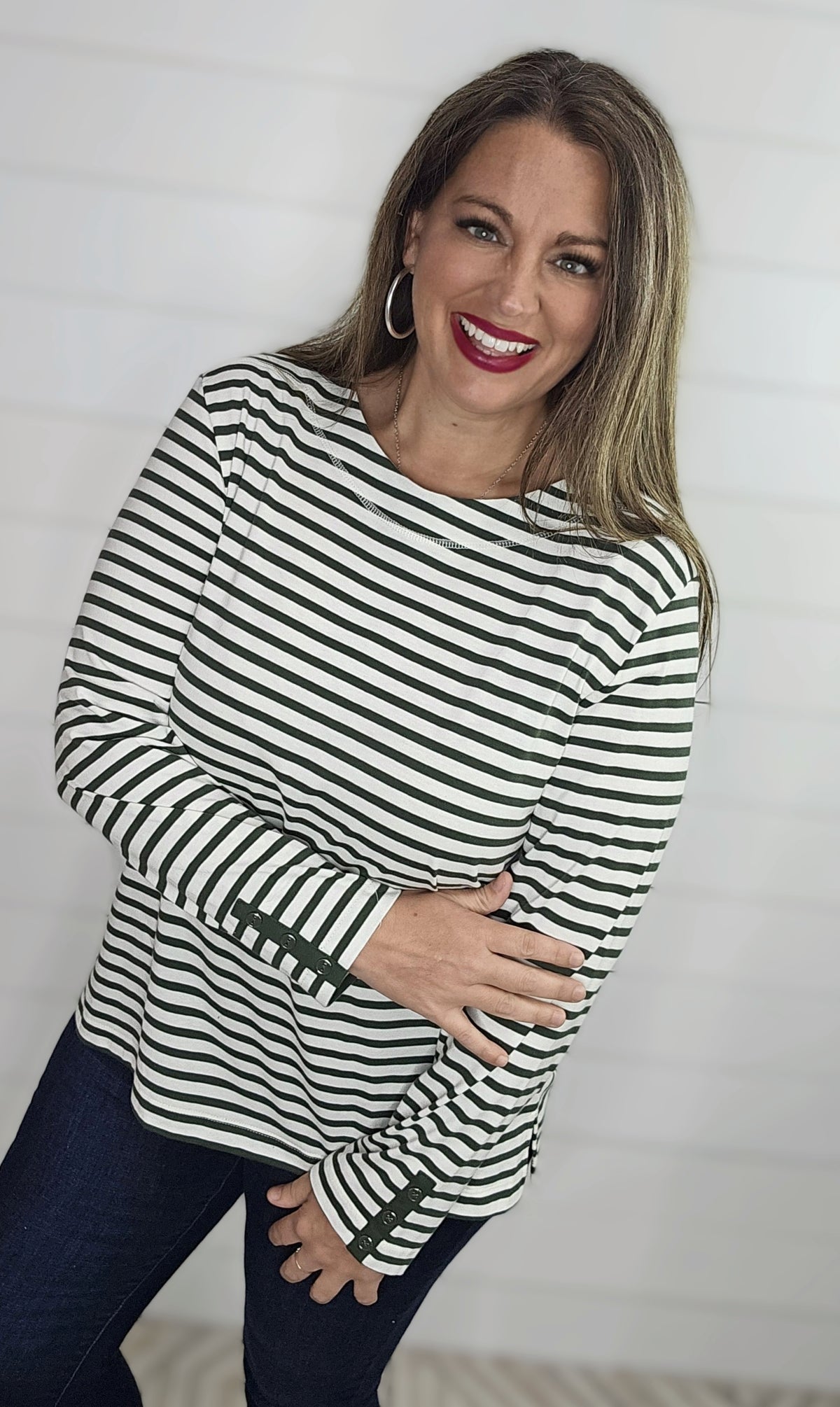 OLIVE/WHTE STRIPED CREW NECK KNIT TOP