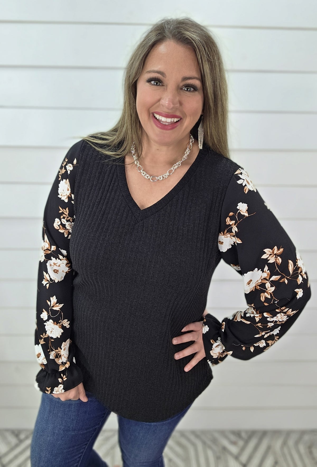 BLACK RIBBED V NECK / FLORAL CONTRAST SLEEVE TOP