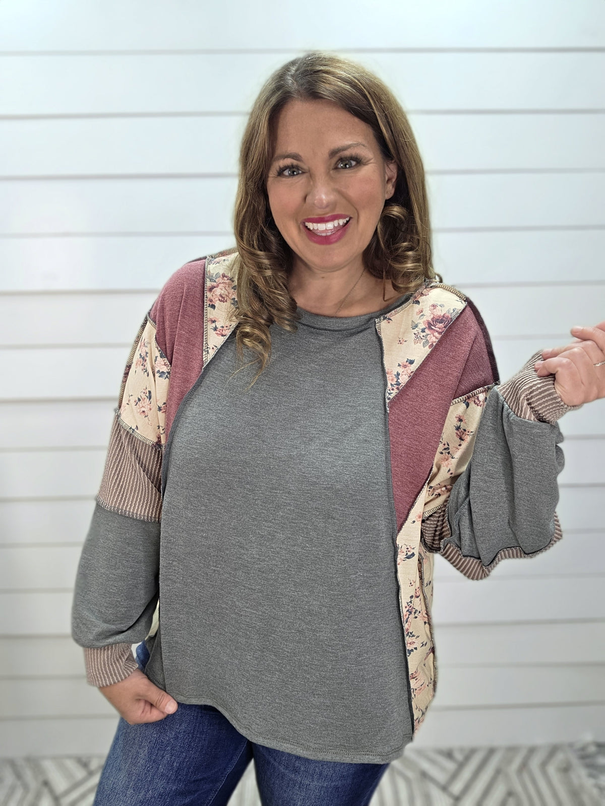 OLIVE/FLROAL CONTRSAT KNIT COLORBLOCK TOP