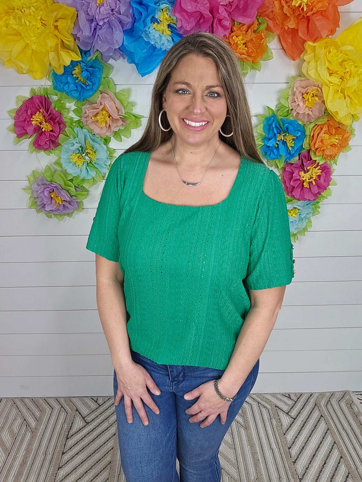 KELLY GREEN CUTOUT DETAIL SHORT SLEEVE TOP