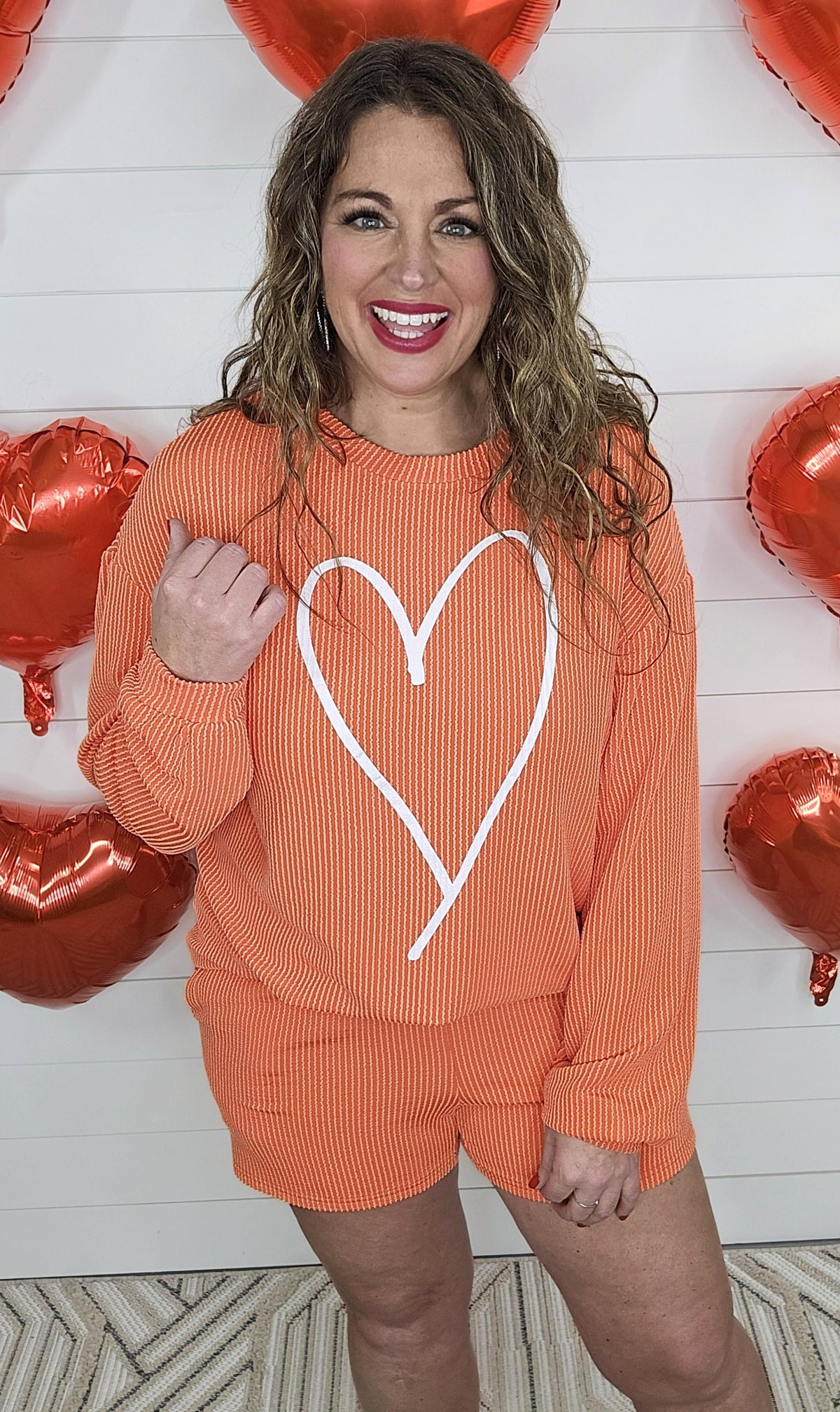 REDISH ORANGE RAISED RIBBED HEART SHORT SET