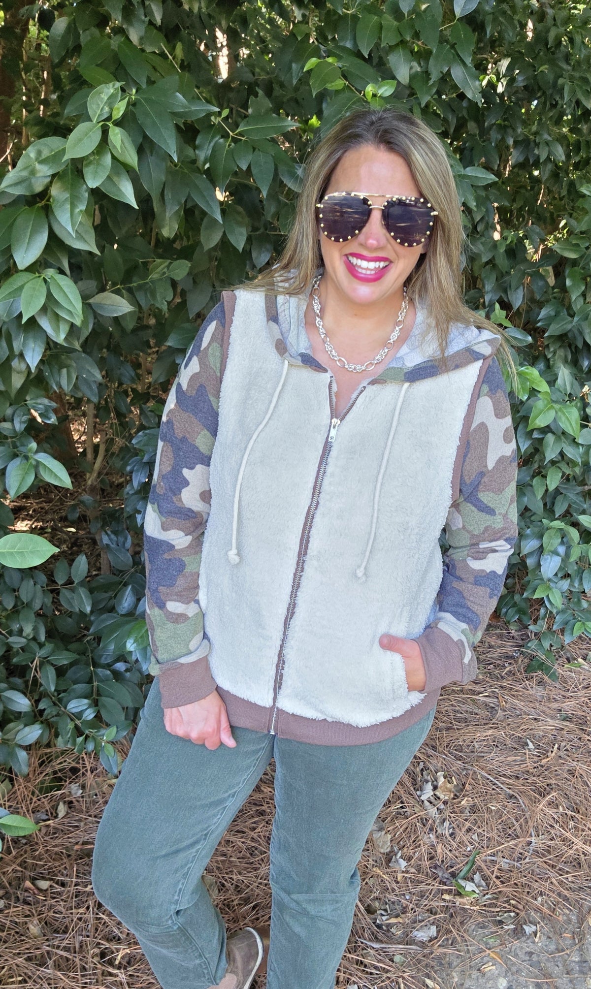 SHERPA/BRUSHED CAMO ZIP UP HOODED TOP