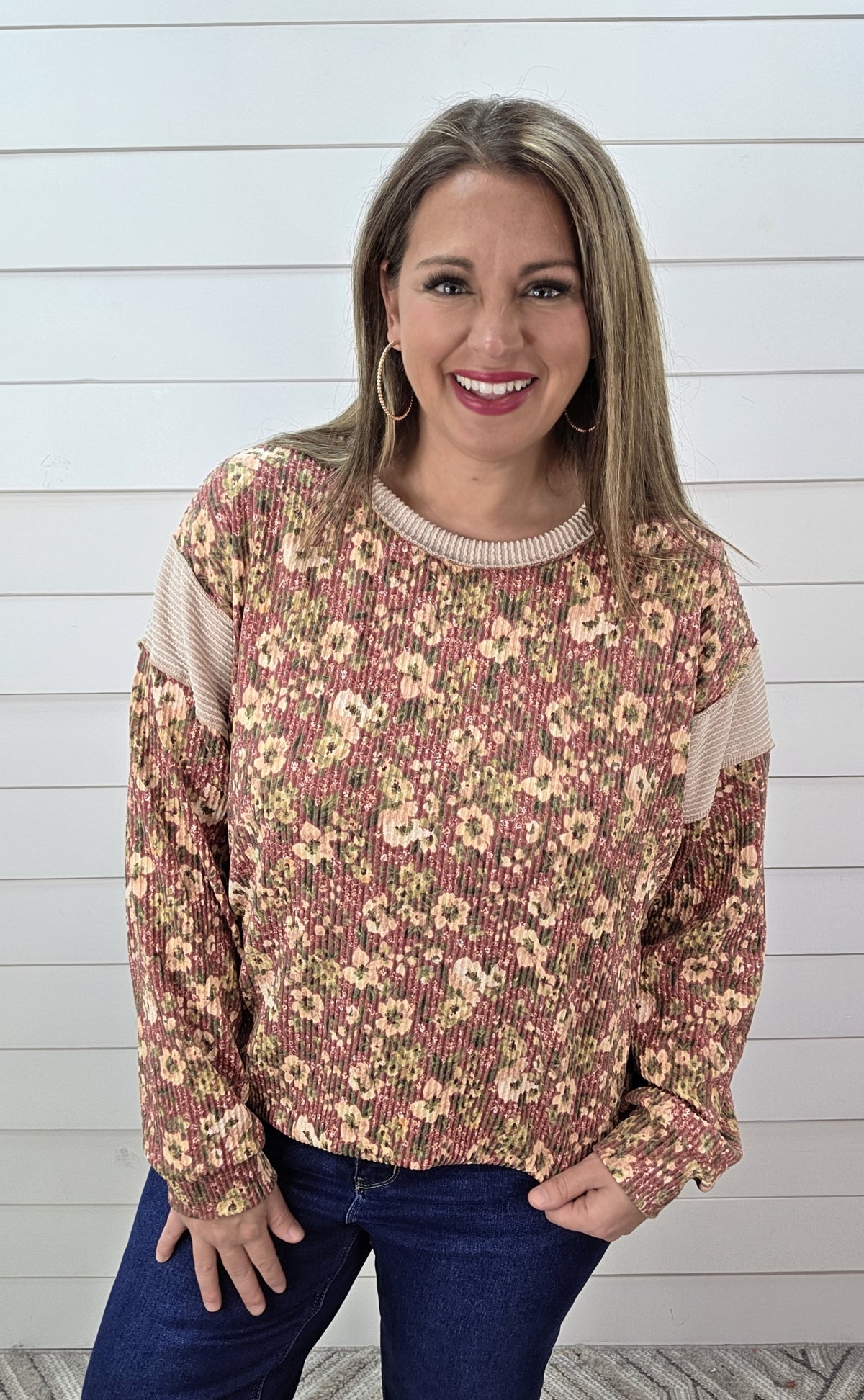 BERRY/MOCHA FLORAL RAISED RIBBED KNIT TOP