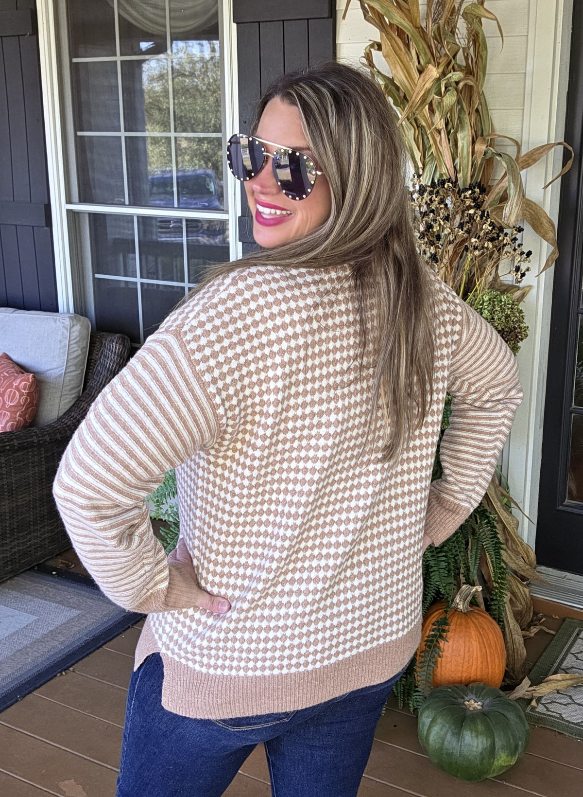 LT CAMEL CHECKERBOARD STRIPED SLEEVE CONTRAST KNIT SWEATER