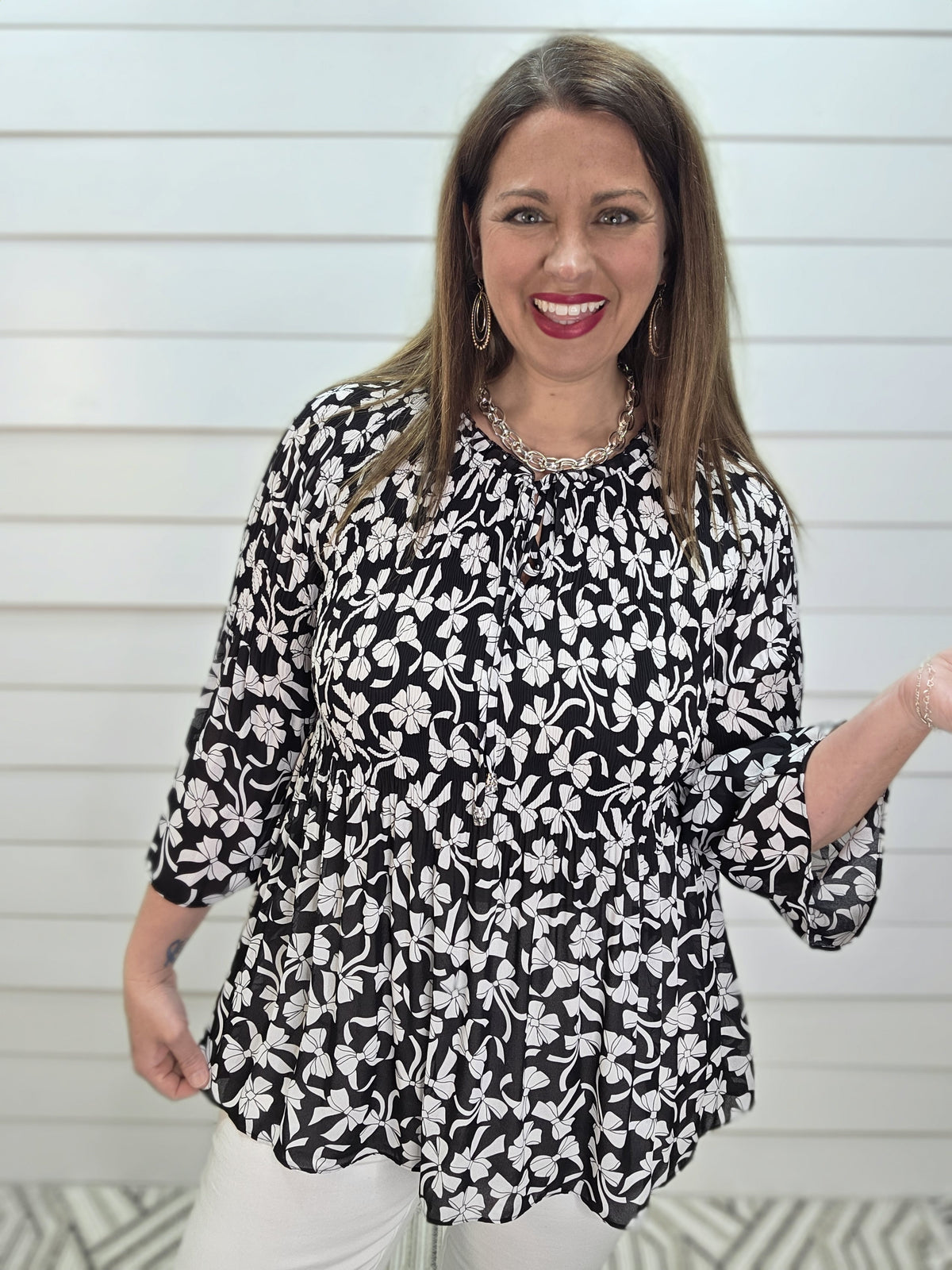 BLACK/WHITE LOOSE SMOCK BOW PRINT FLOWY TOP