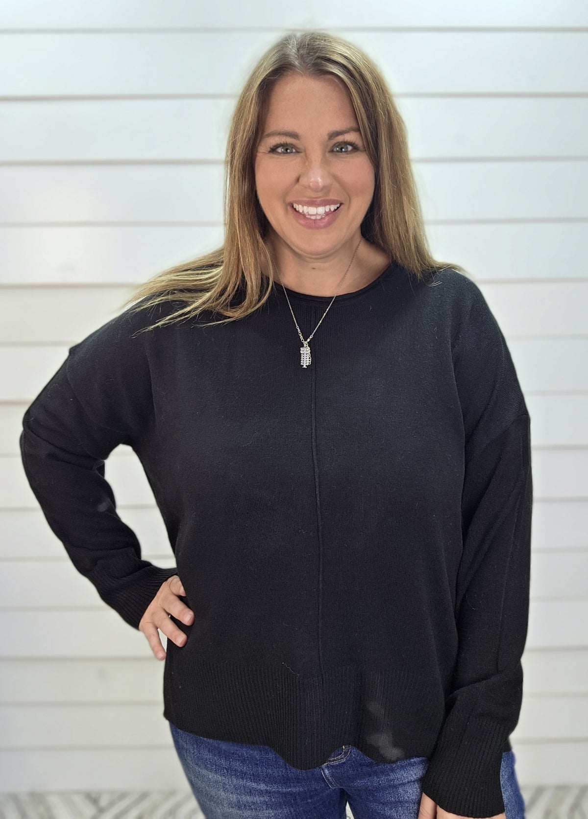 BLACK CREW NECK LOOSE FIT CENTER SEAM LIGHT WEIGHT SWEATER