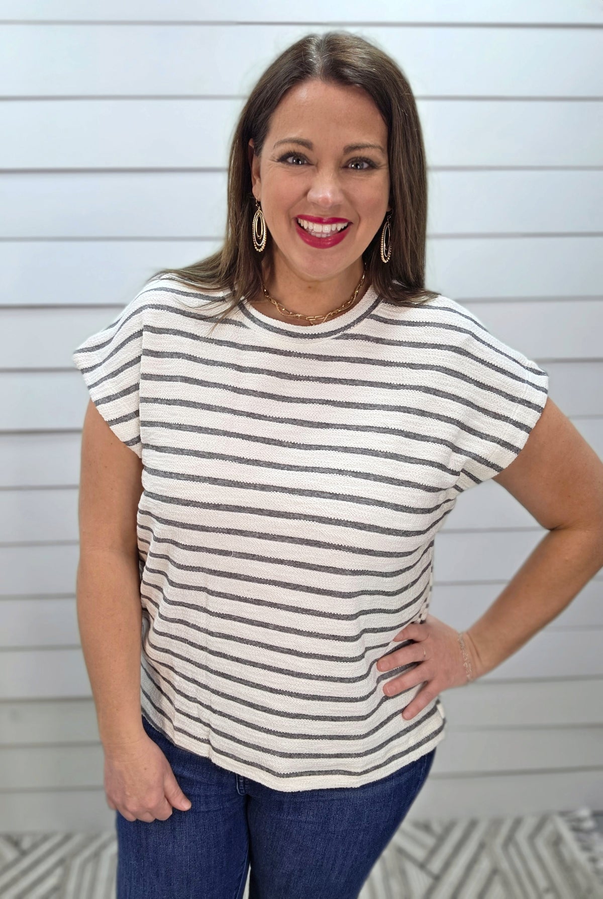 TAUPE/CREAM STRIPED TEXTURED KNIT TOP