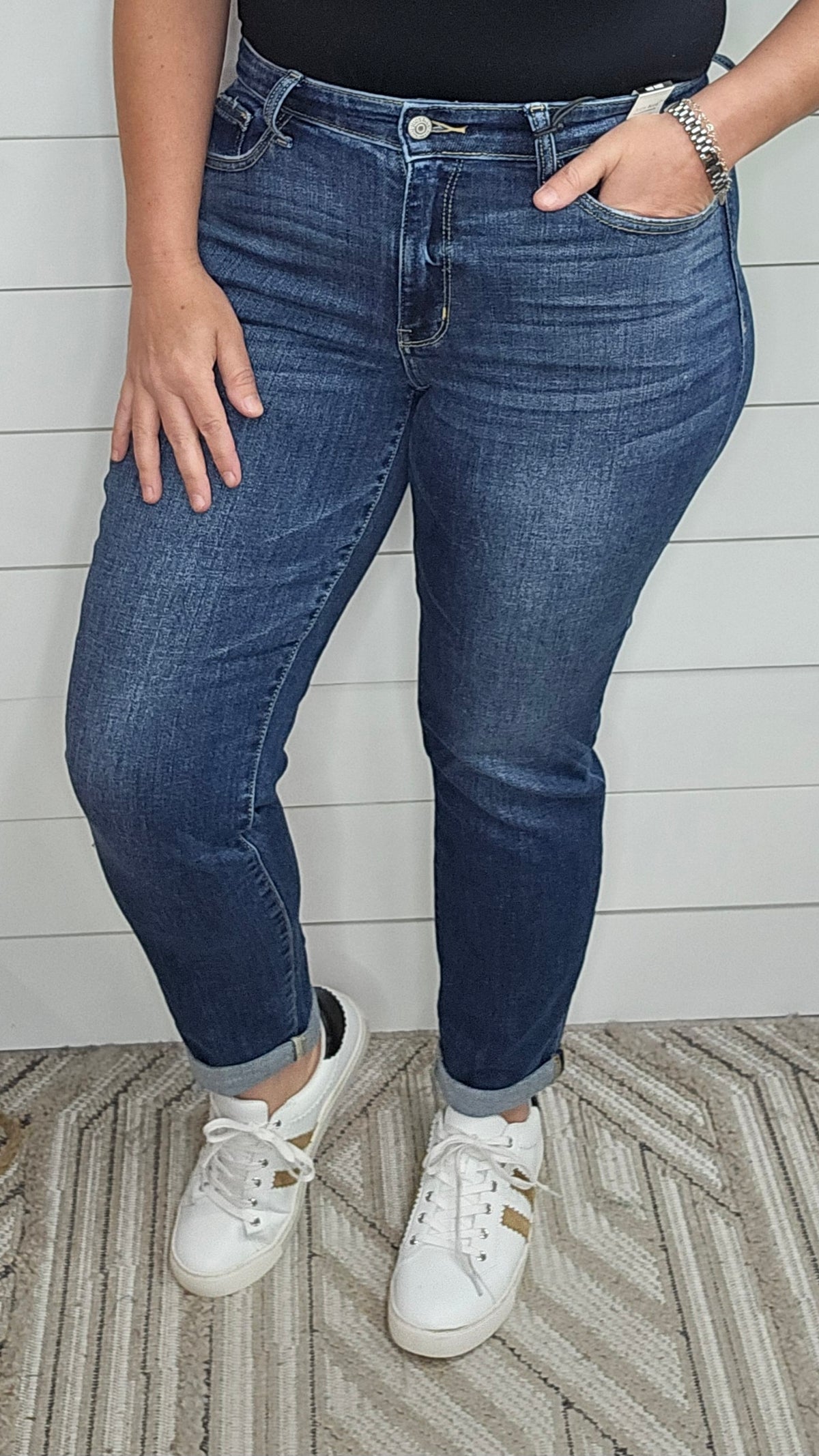 JUDY BLUE DK CORE MIDRISE CUFFED BOYFRIEND JEAN