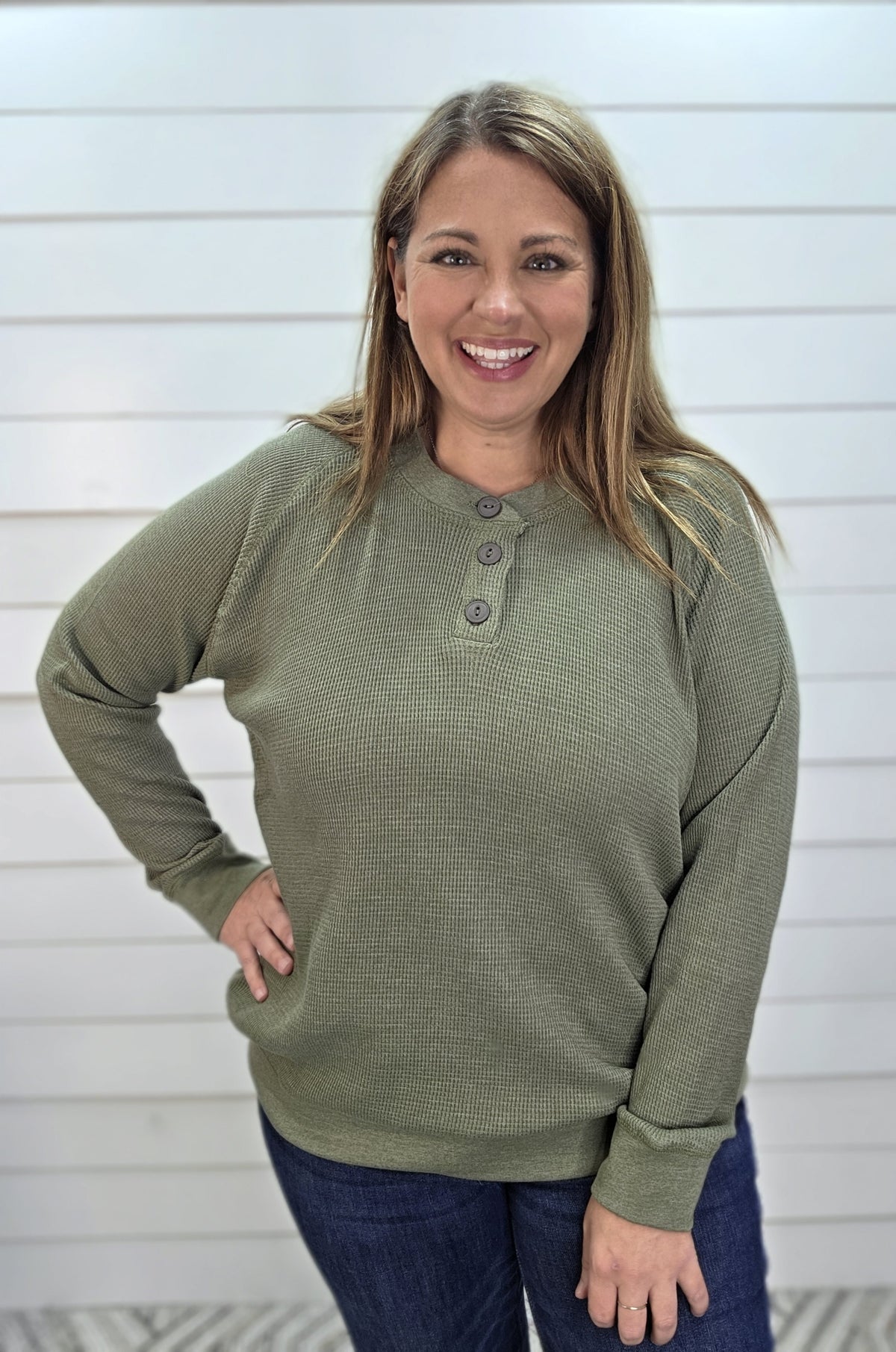 OLIVE WAFFLE TEXTURED BUTTON HENLEY KNIT TOP