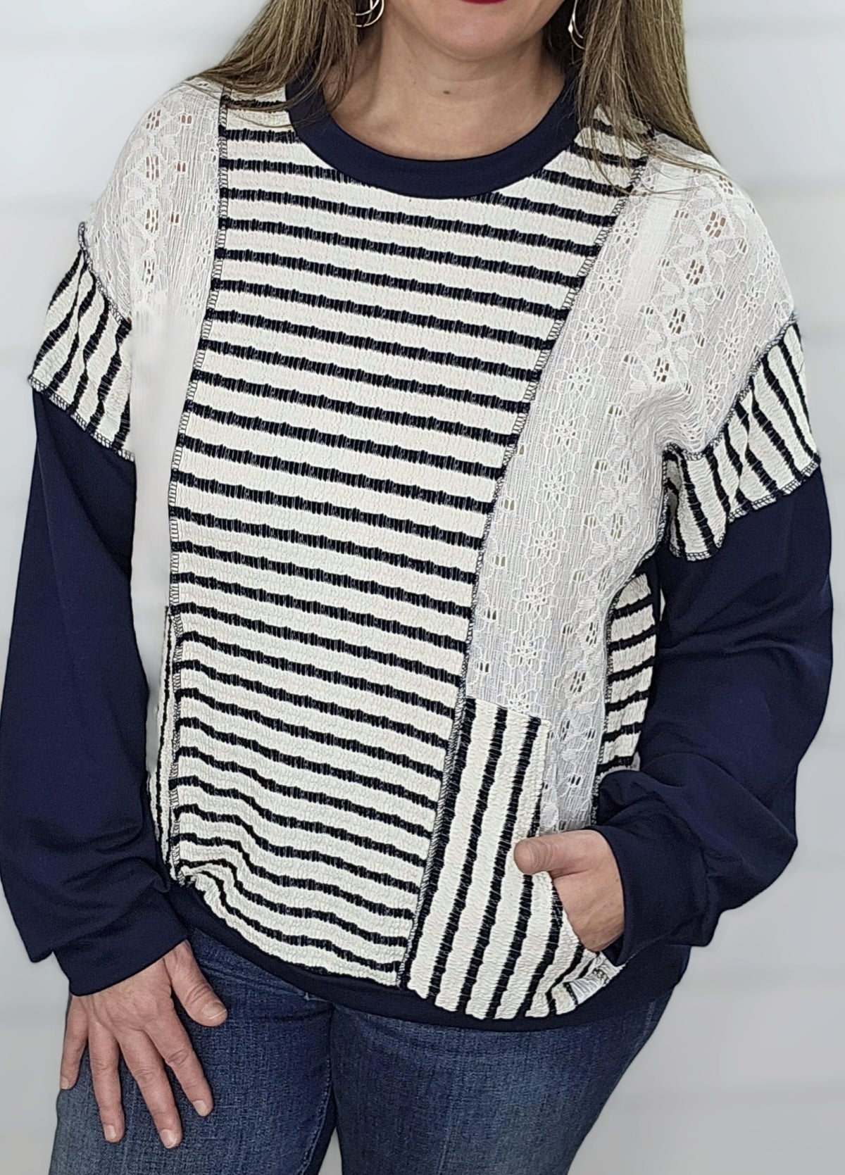 NAVY CONTRAST STRIPED COLORBLOCK LACE PULLOVER