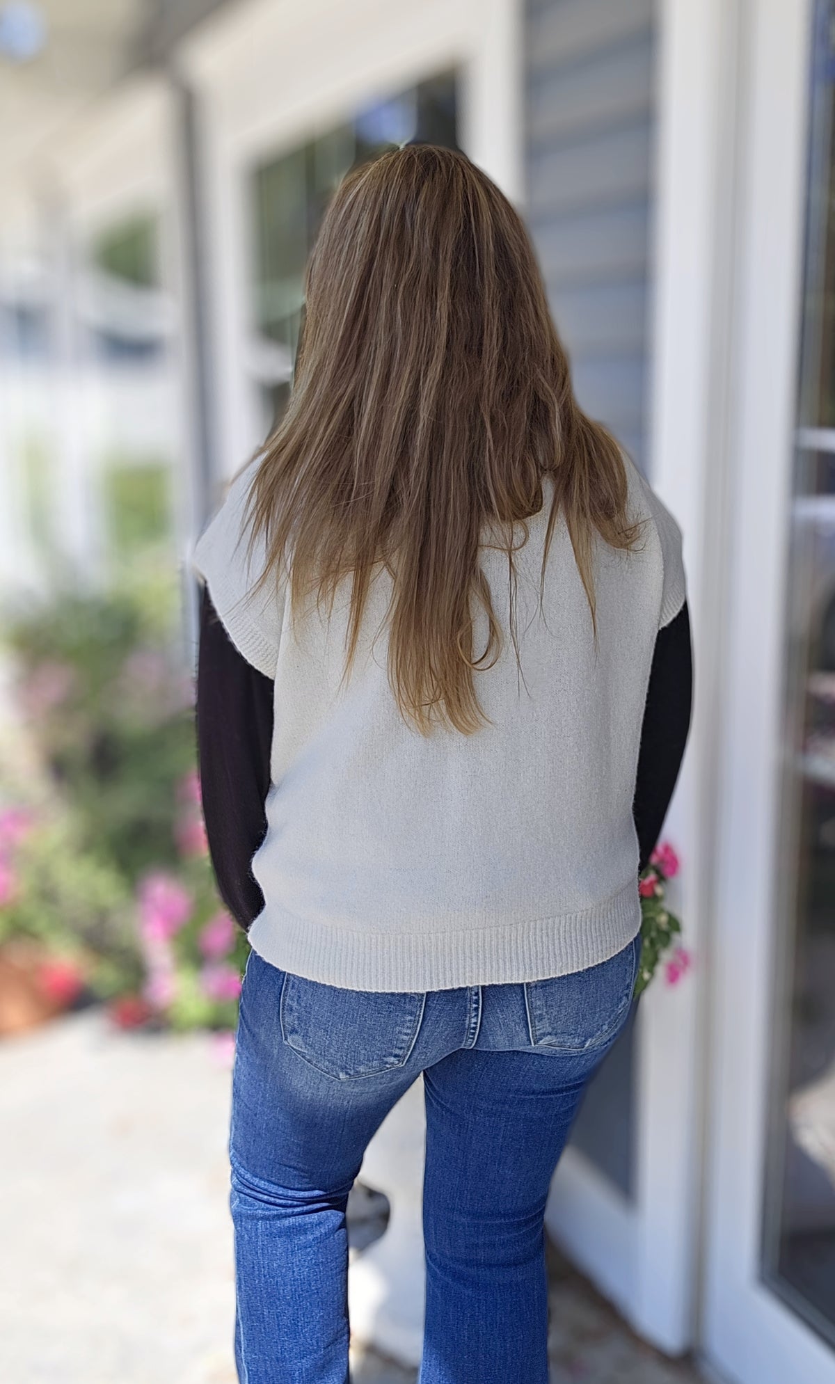 WHITE 3D LARGE FLORAL KNIT SWEATER VEST