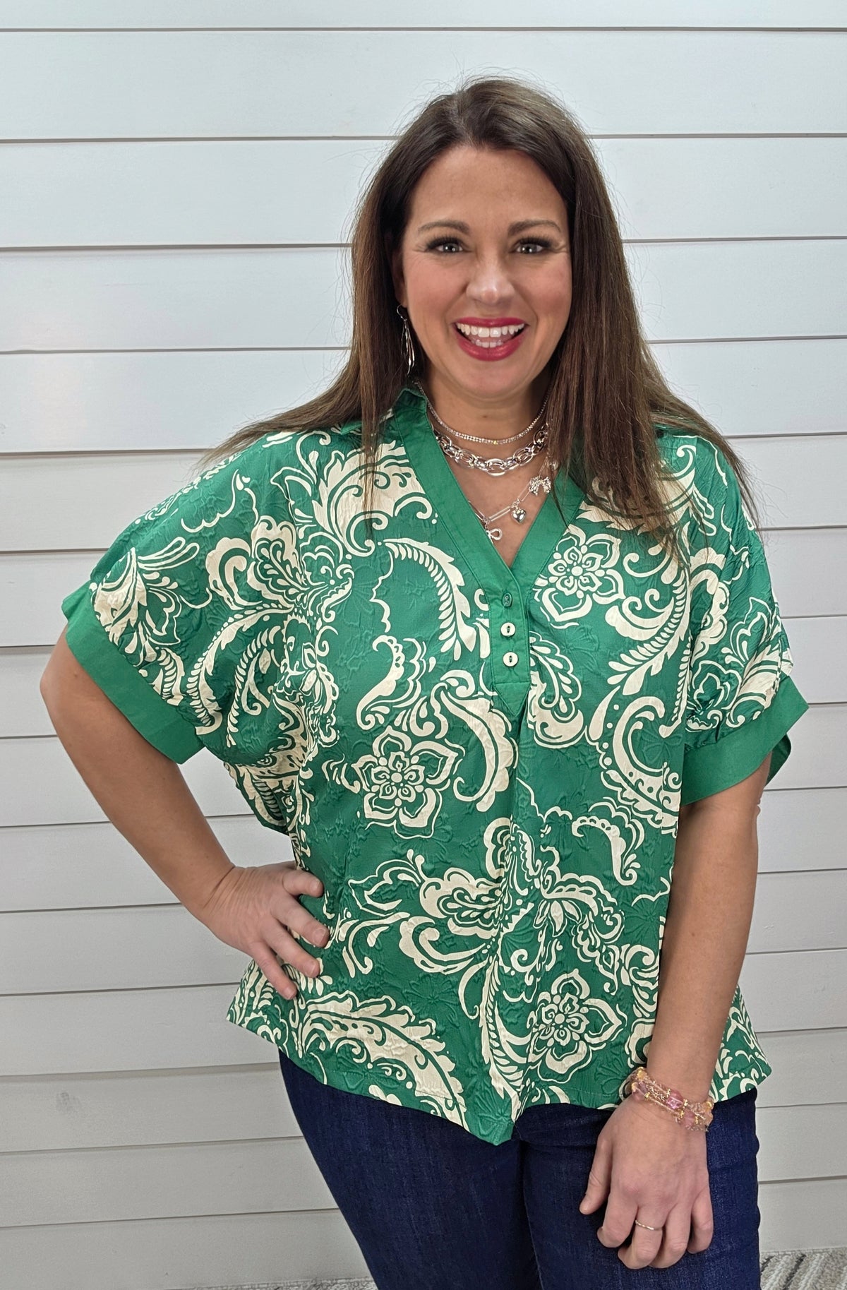 GREEN/CREAM TEXTURED OVERSIZED PRINTED V NECK TOP