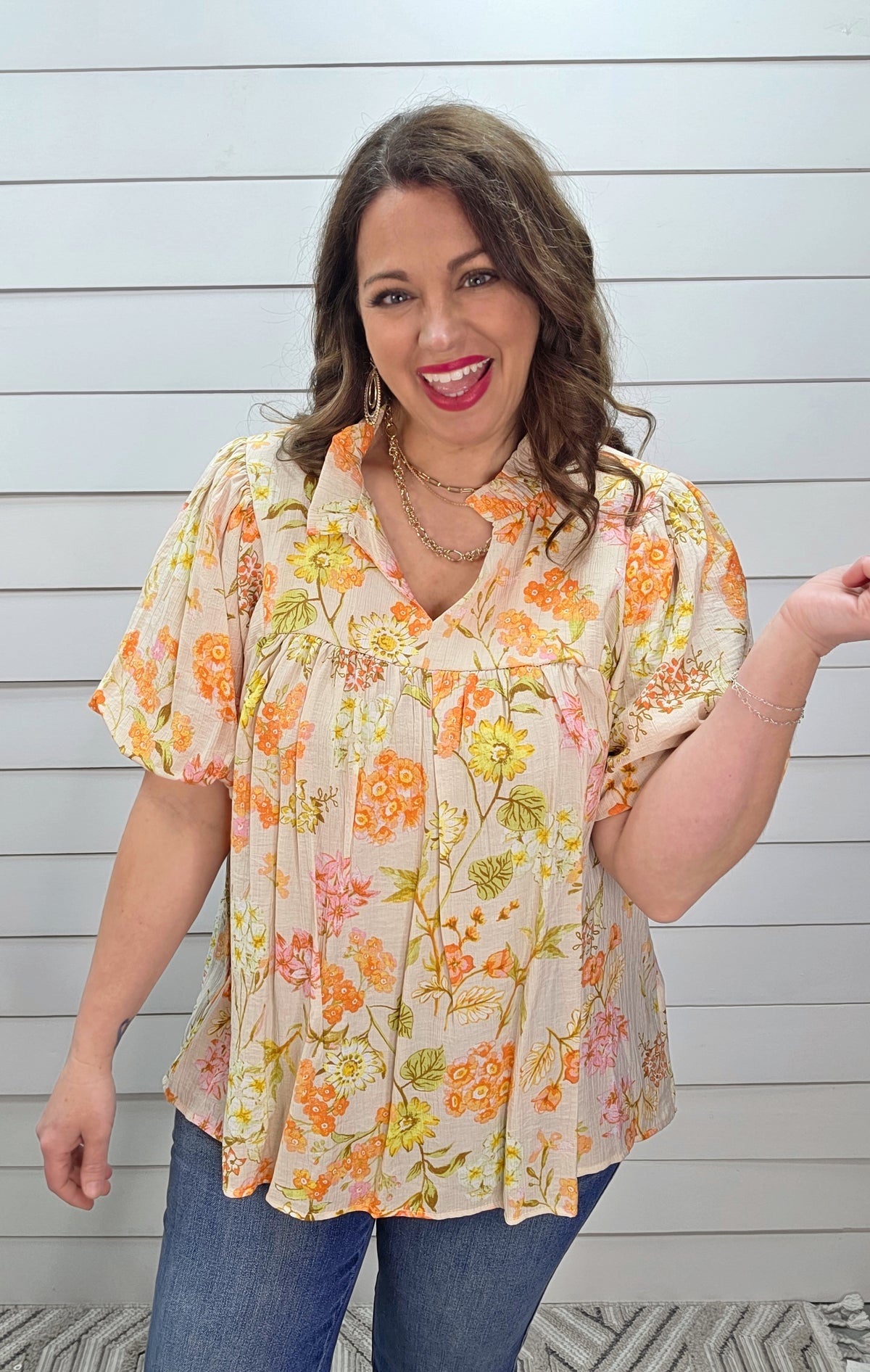OATMEAL/TANGERINE FLORAL FRILL NECKLINE WOVEN TOP