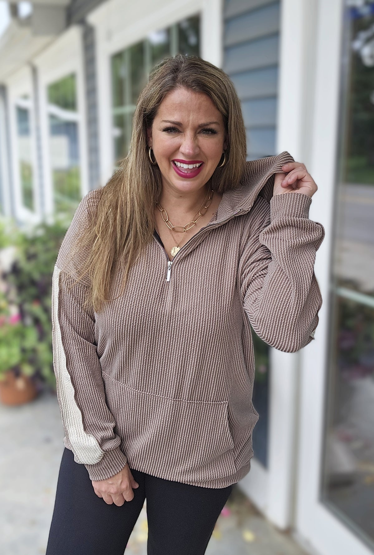 COCO RAISED RIBBED QUARTER ZIP HOODIE W/ COLORBLOCK SLEEVE