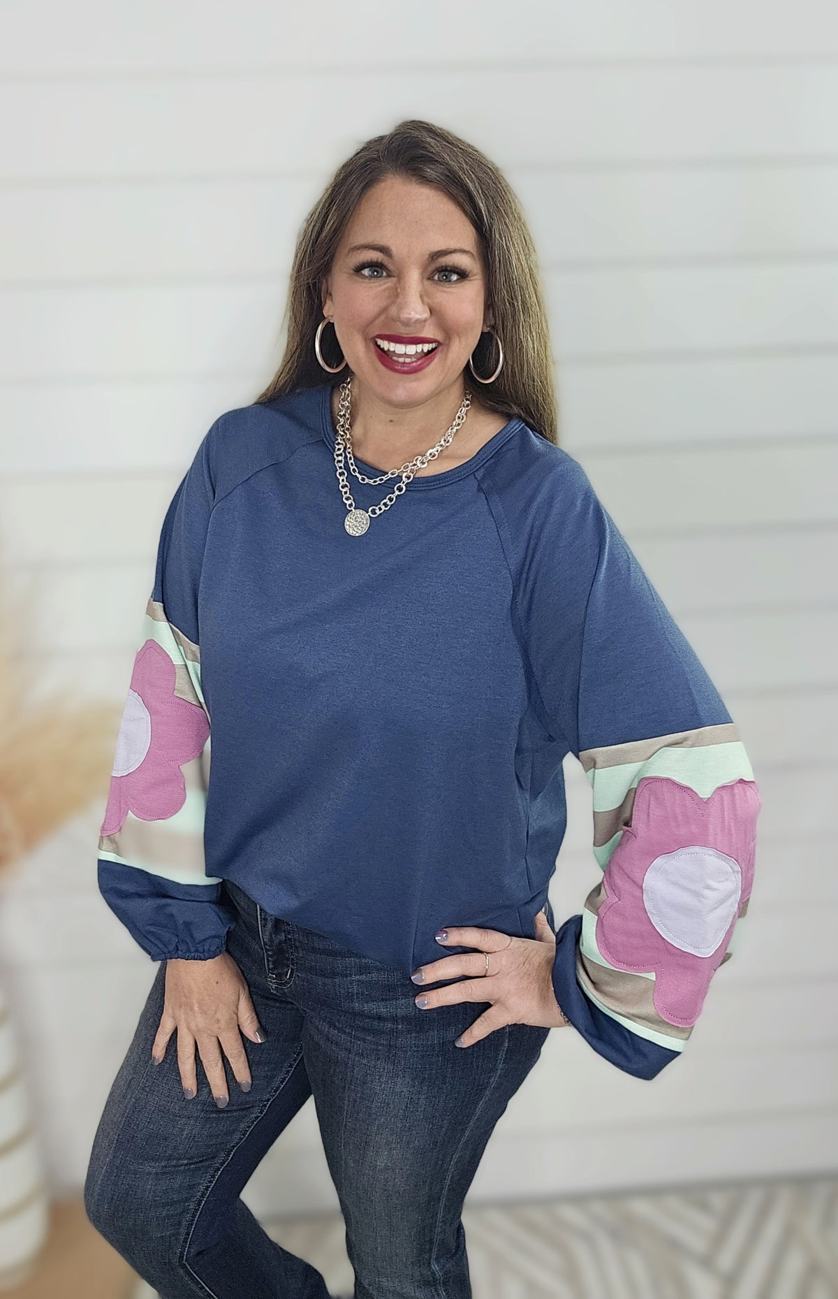 NAVY FLORAL/STRIPED SLEEVE TOP