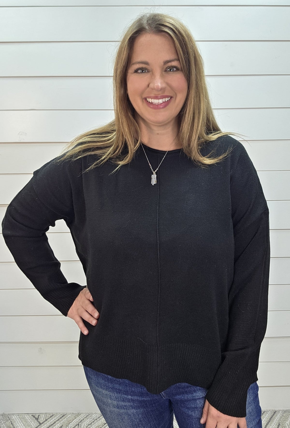 BLACK CREW NECK LOOSE FIT CENTER SEAM LIGHT WEIGHT SWEATER