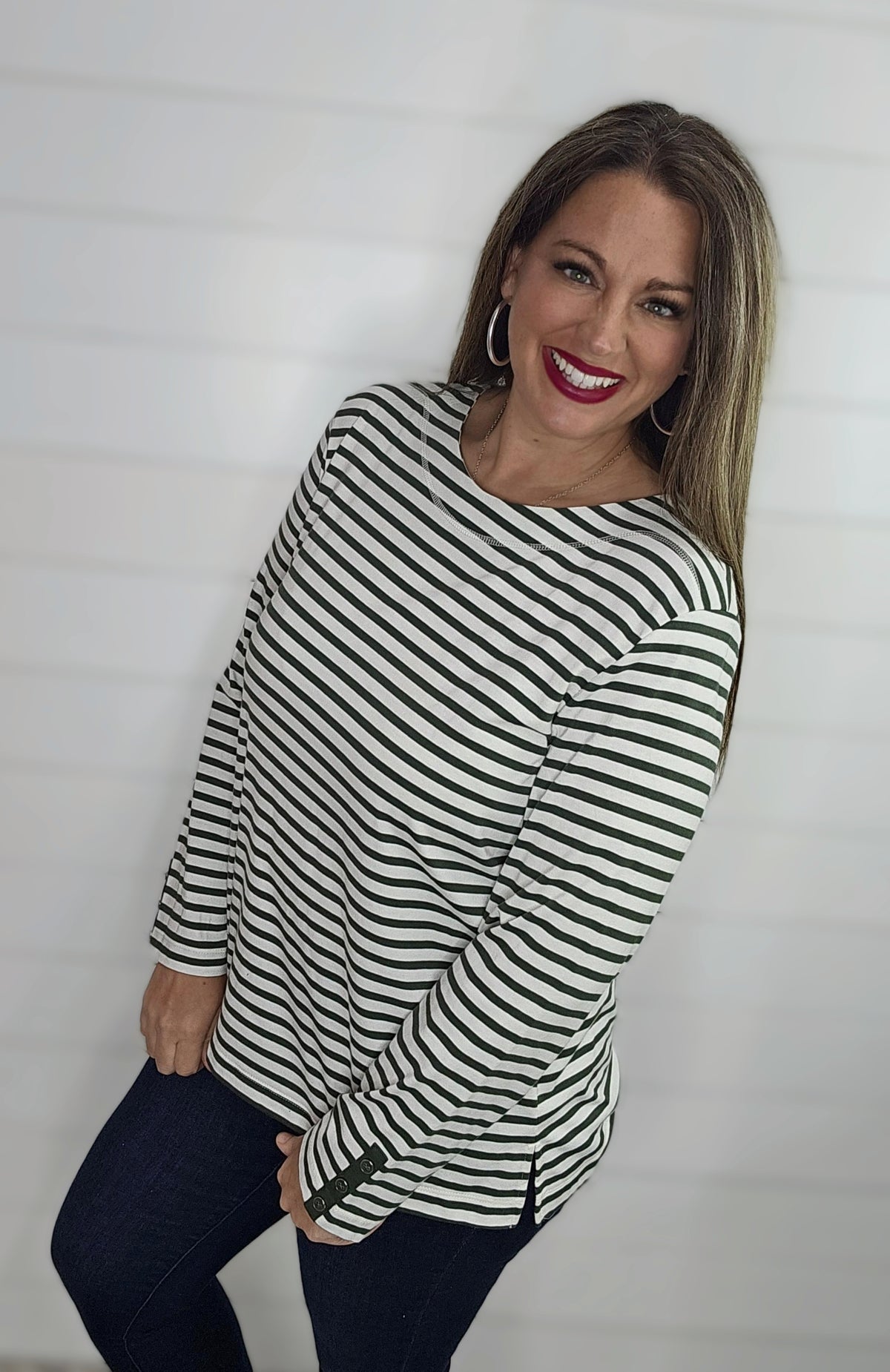 OLIVE/WHTE STRIPED CREW NECK KNIT TOP