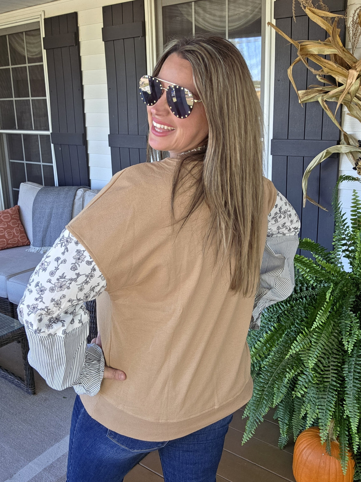 CAMEL FLORAL STRIPED CONTRAST FRENCH TERRY PULLOVER