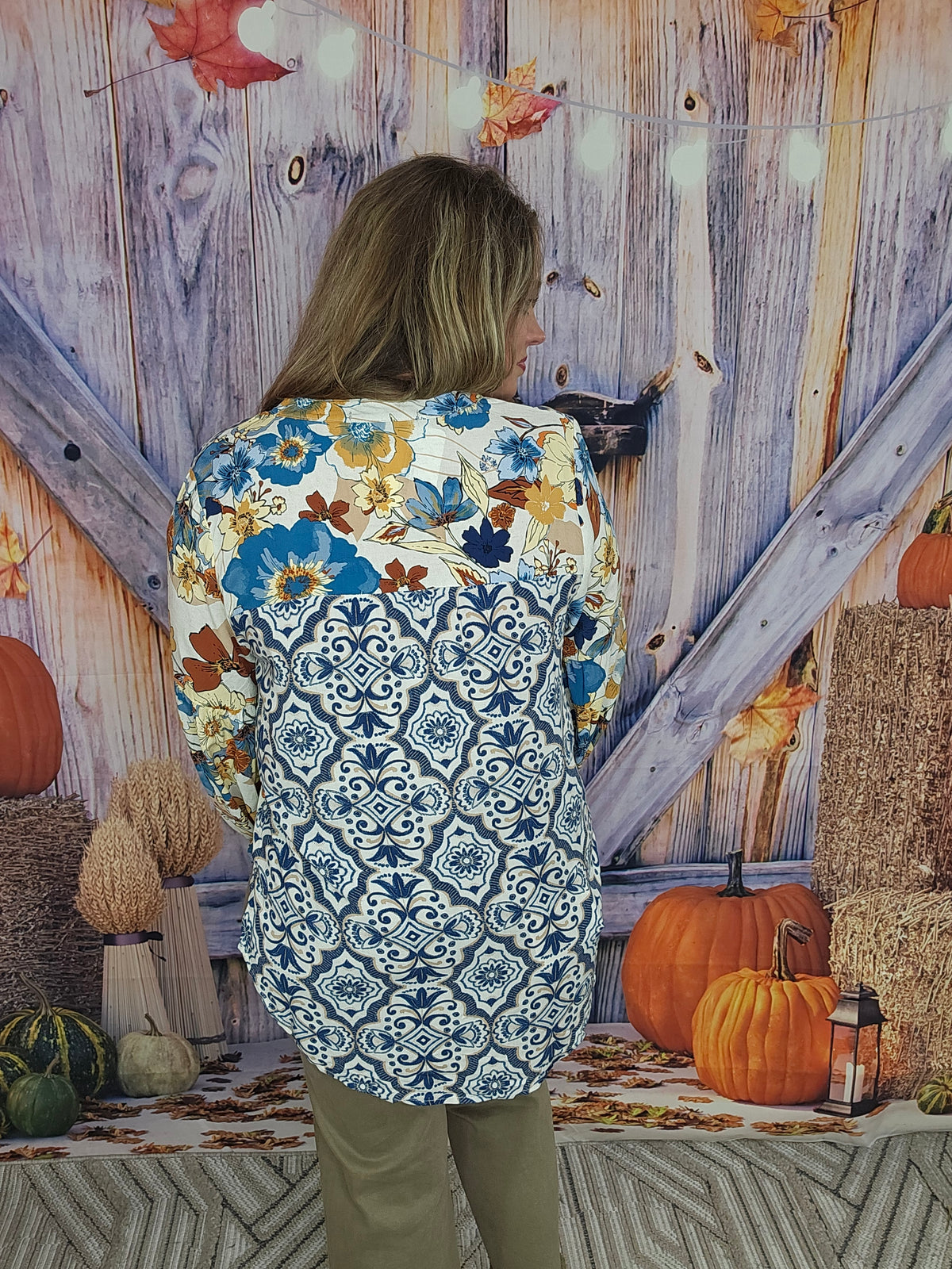 IVORY/BLUE FLORAL BUTTON DOWN BOHO TOP