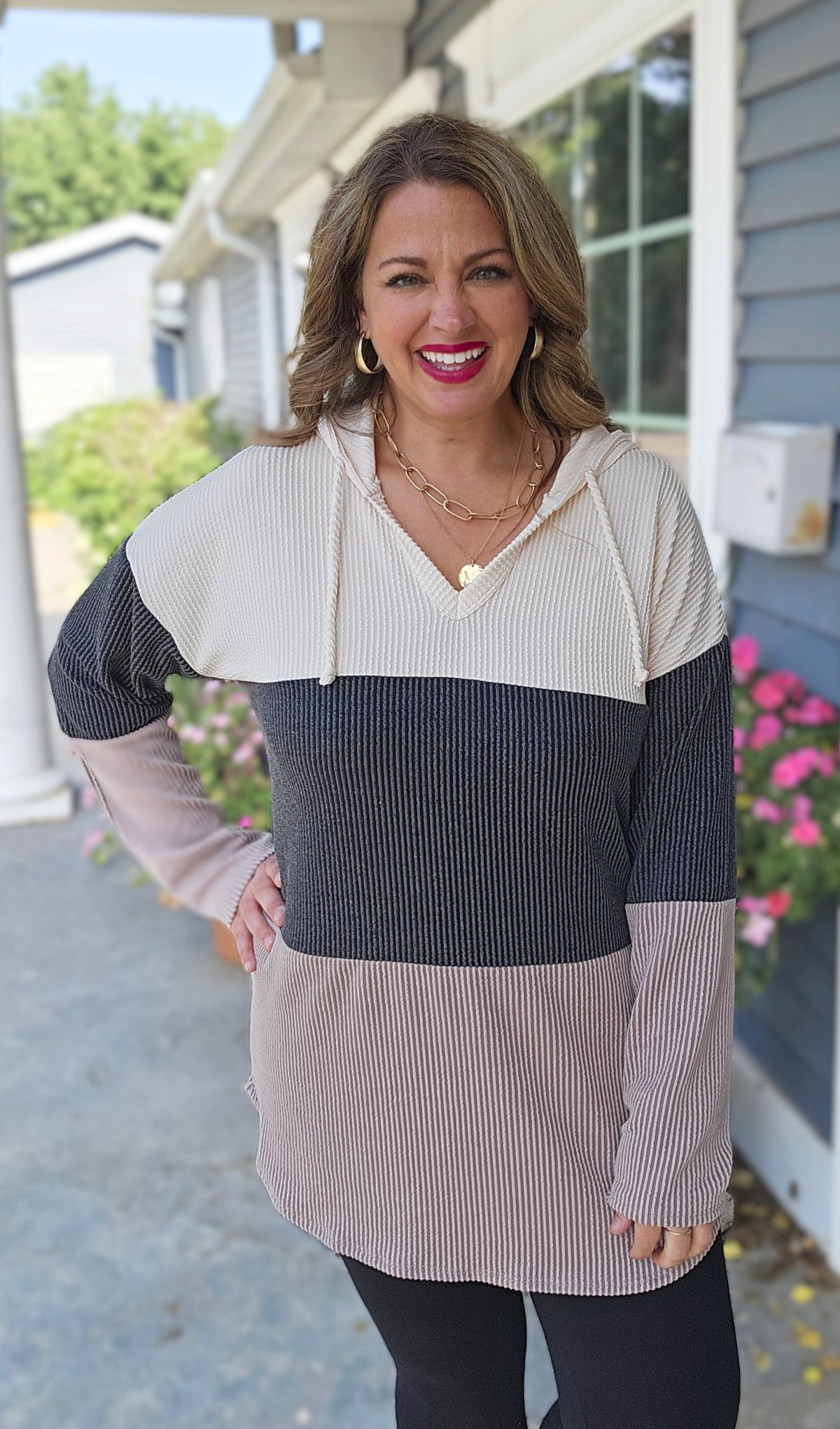 CREAM/CHARCOAL/MOCHA COLORBLOCK V NECK RAISED RIBBED HOODIE