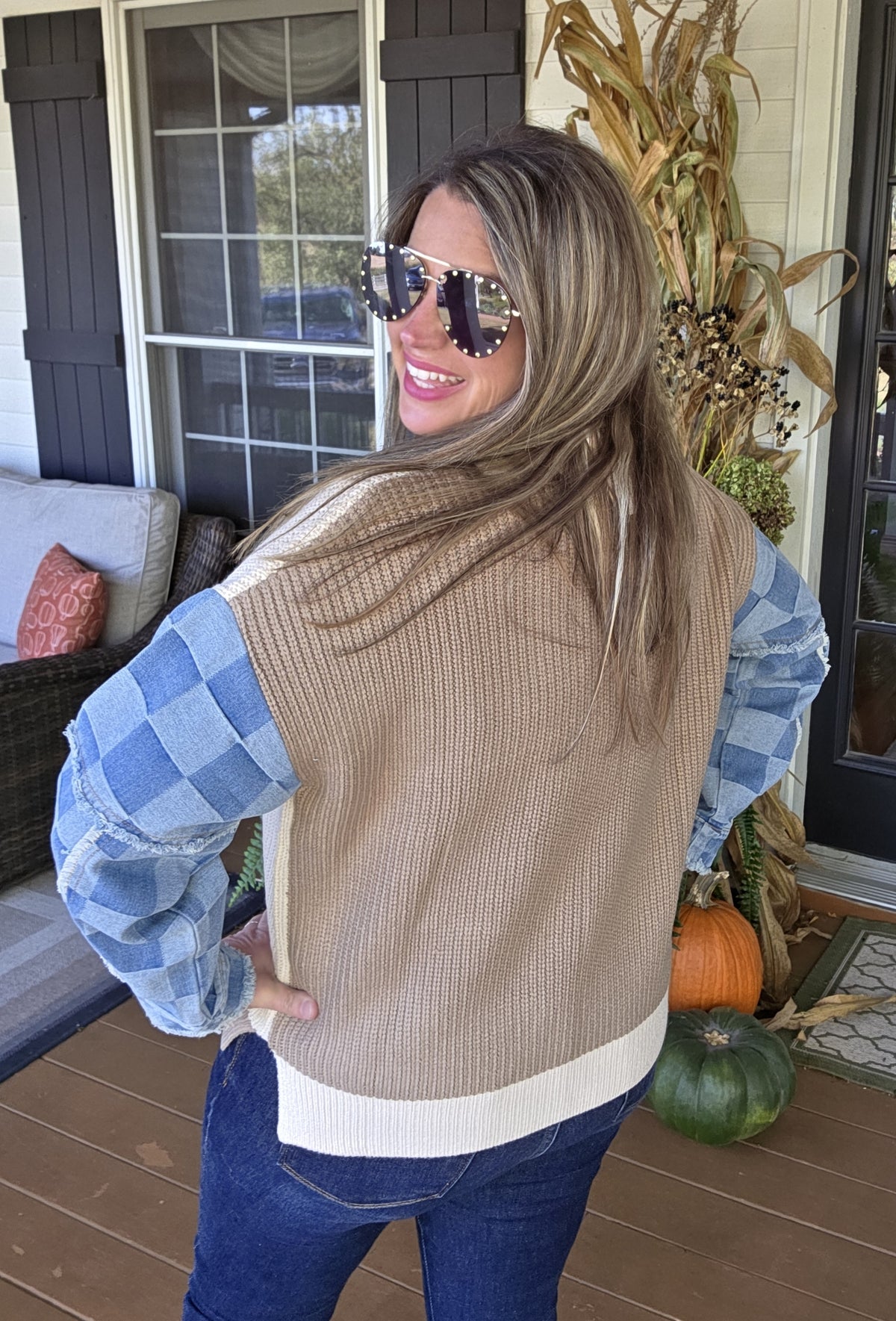 CREAM/DENIM CHECKER SLEEVE KNIT SWEATER