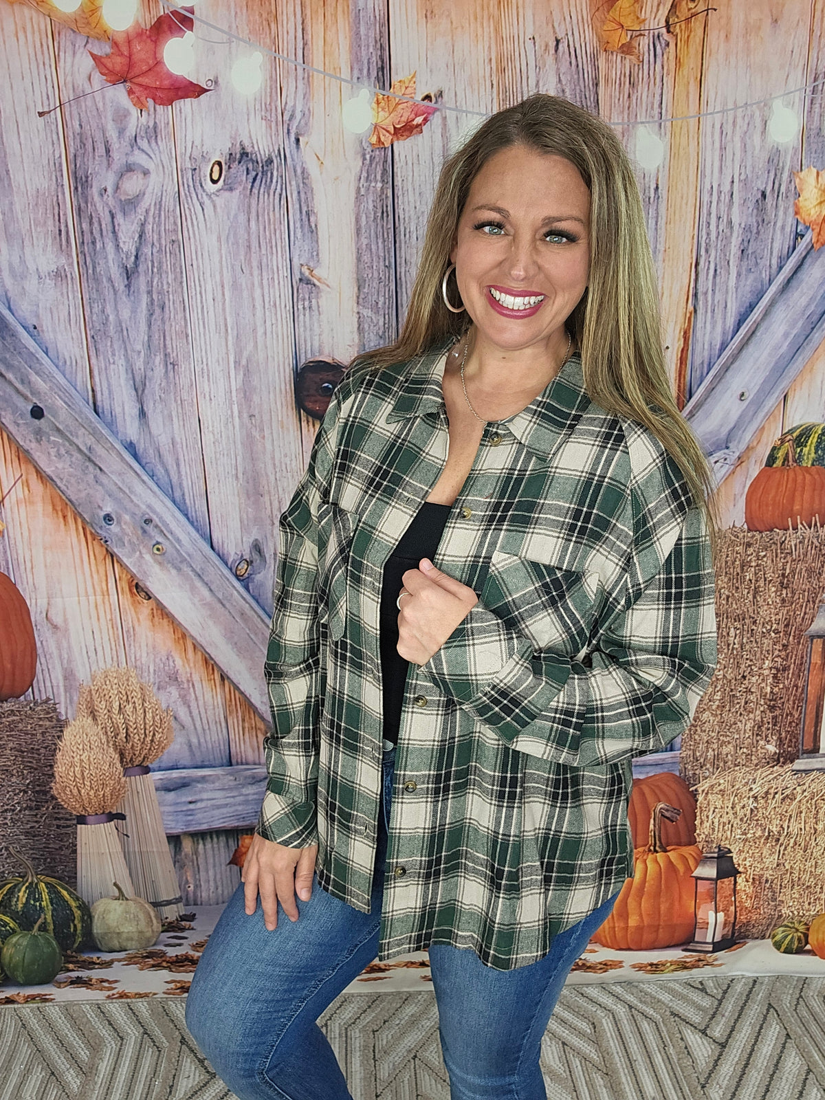 GREEN PLAID DOUBLE POCKET BUTTON DOWN TOP