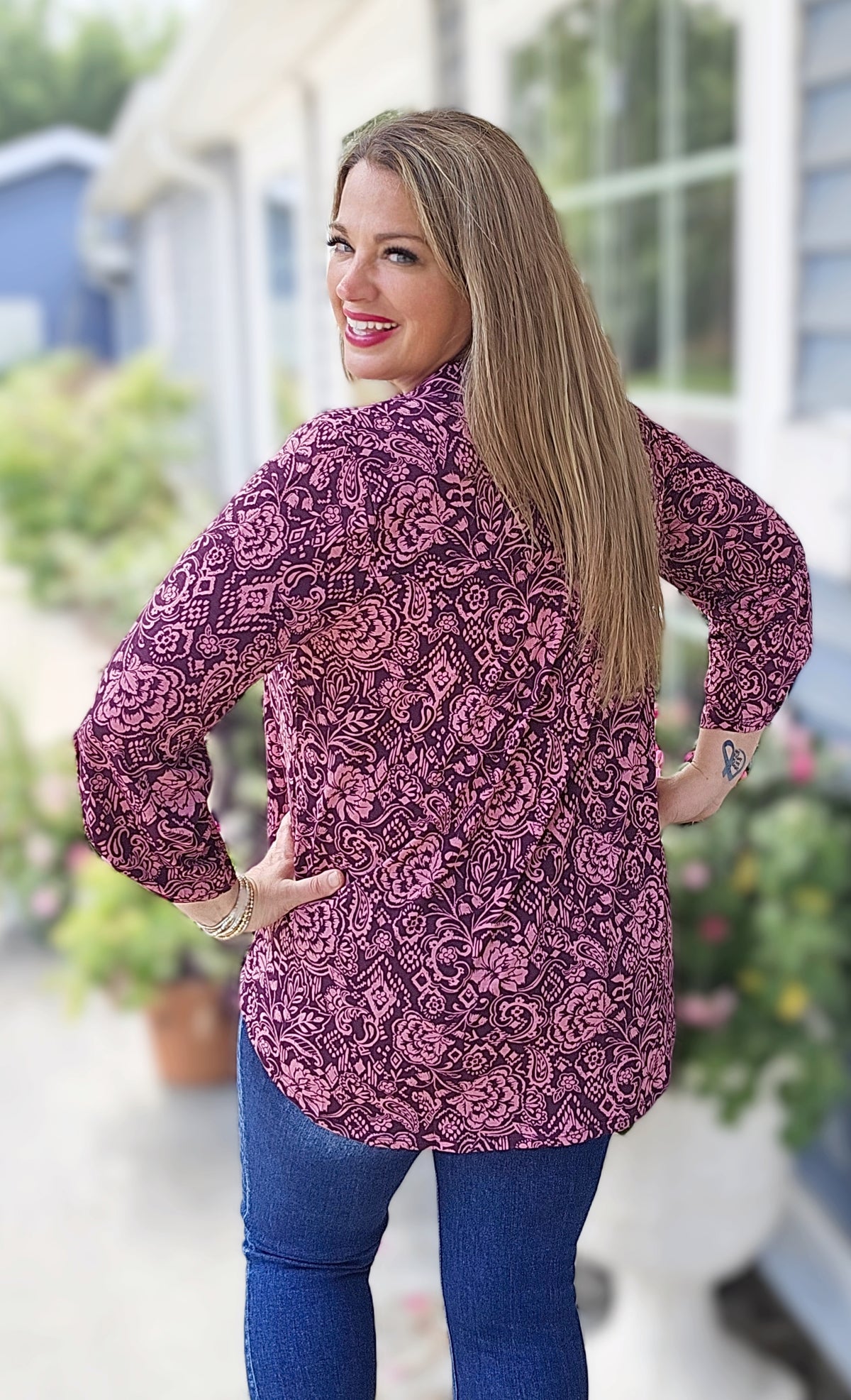 DEAR SCARLETT MAROON FLORAL LIZZY TOP