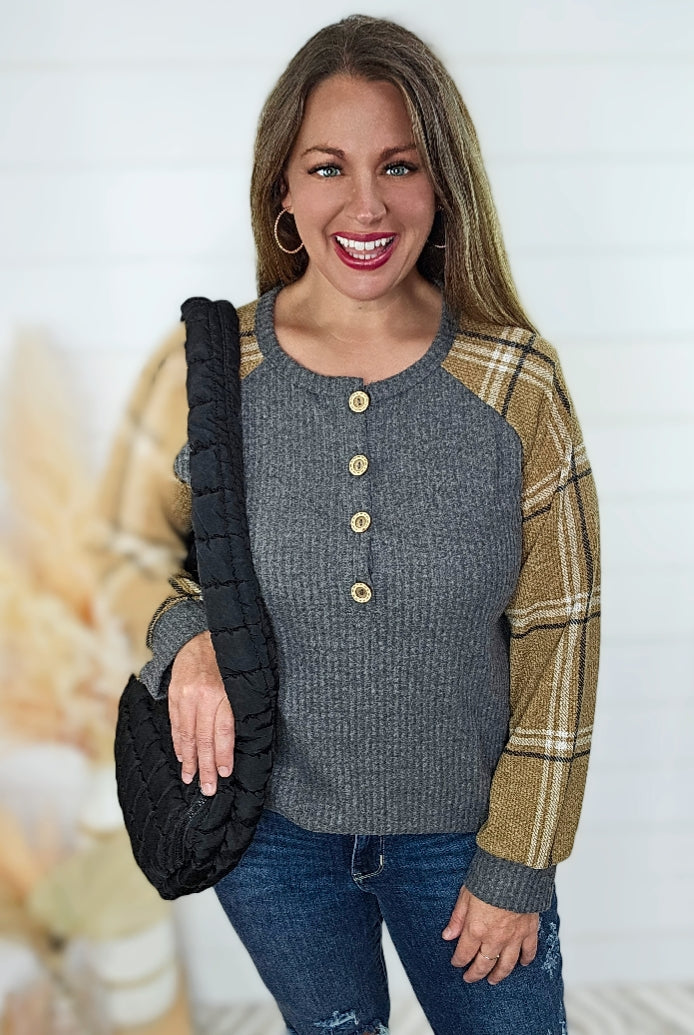 GREY BRUSHED WAFFLE TOP W/ MUSTARD PLAID SLEEVES