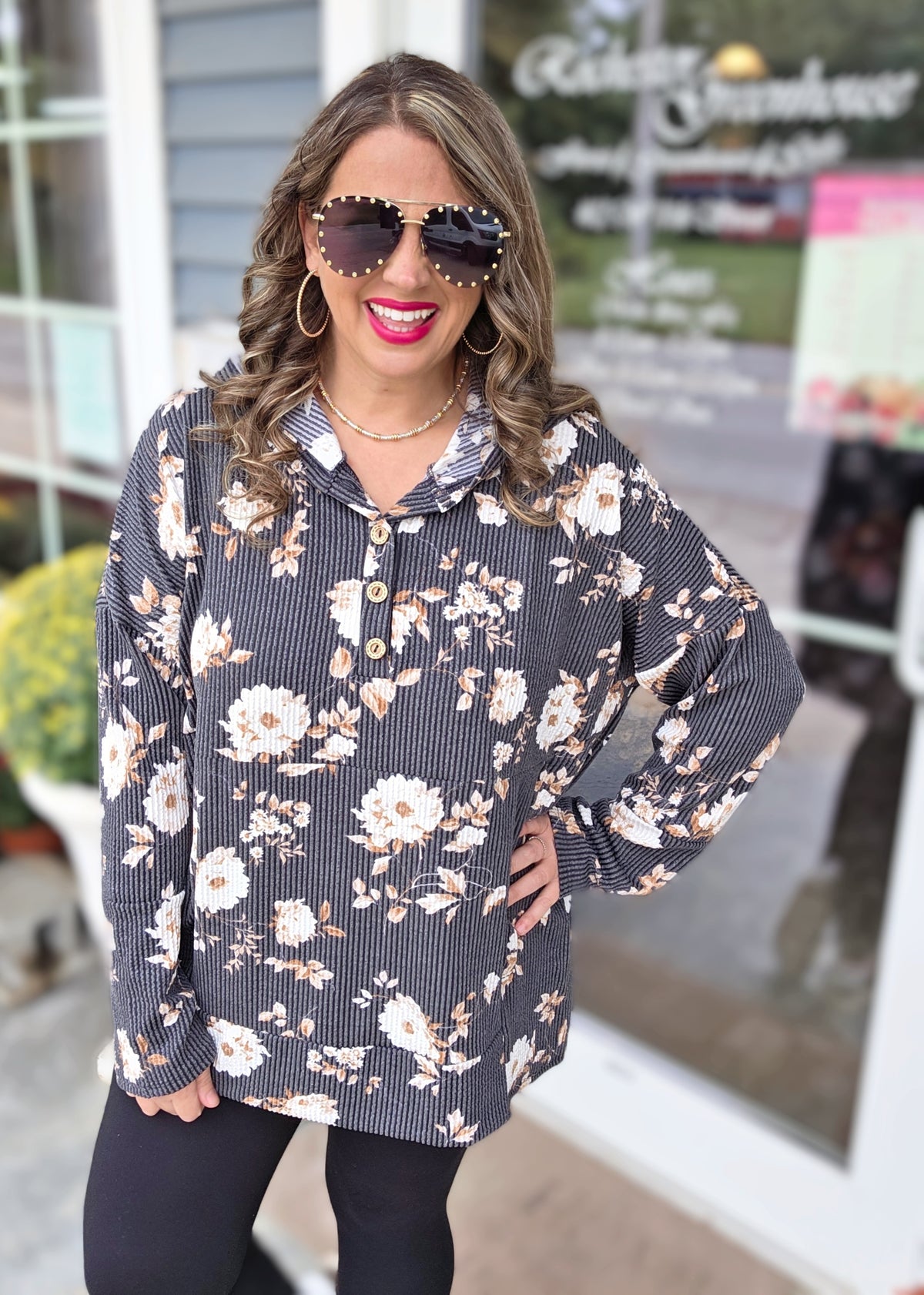 BLACK/FLORAL RAISED RIBBED OVERSIZED HOODED TOP