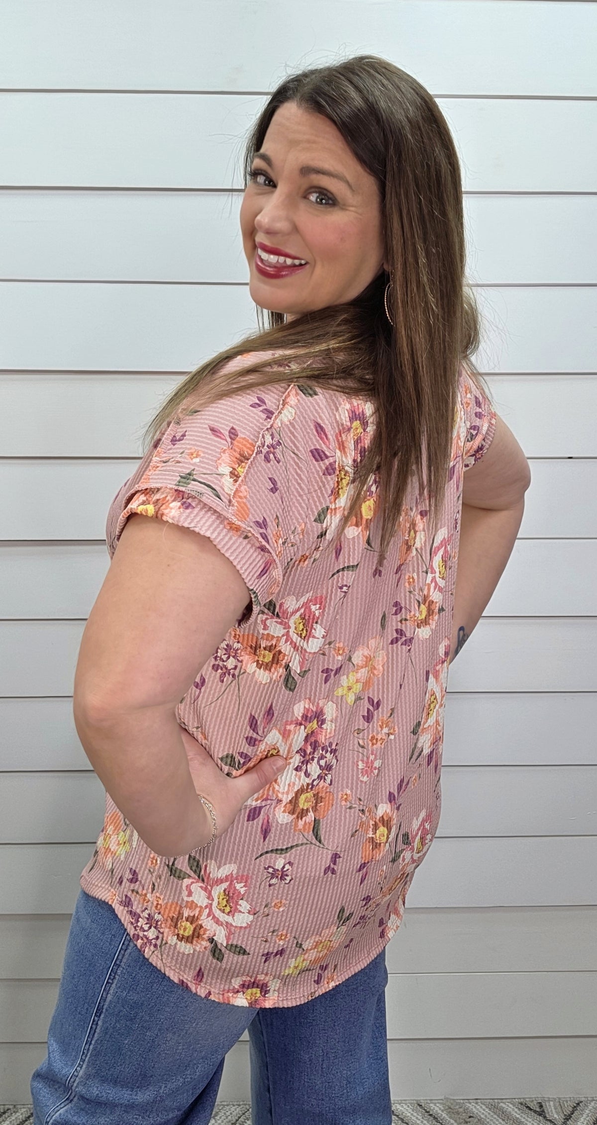 DUSTY PINK FLORAL RAISED RIBBED V NECK KNIT TOP