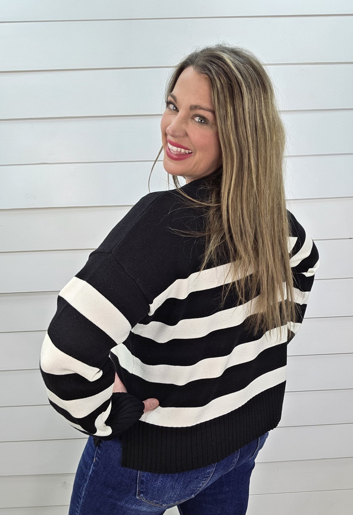 BLACK/WHITE STRIPED SIDE SPLIT PULLOVER SWEATER