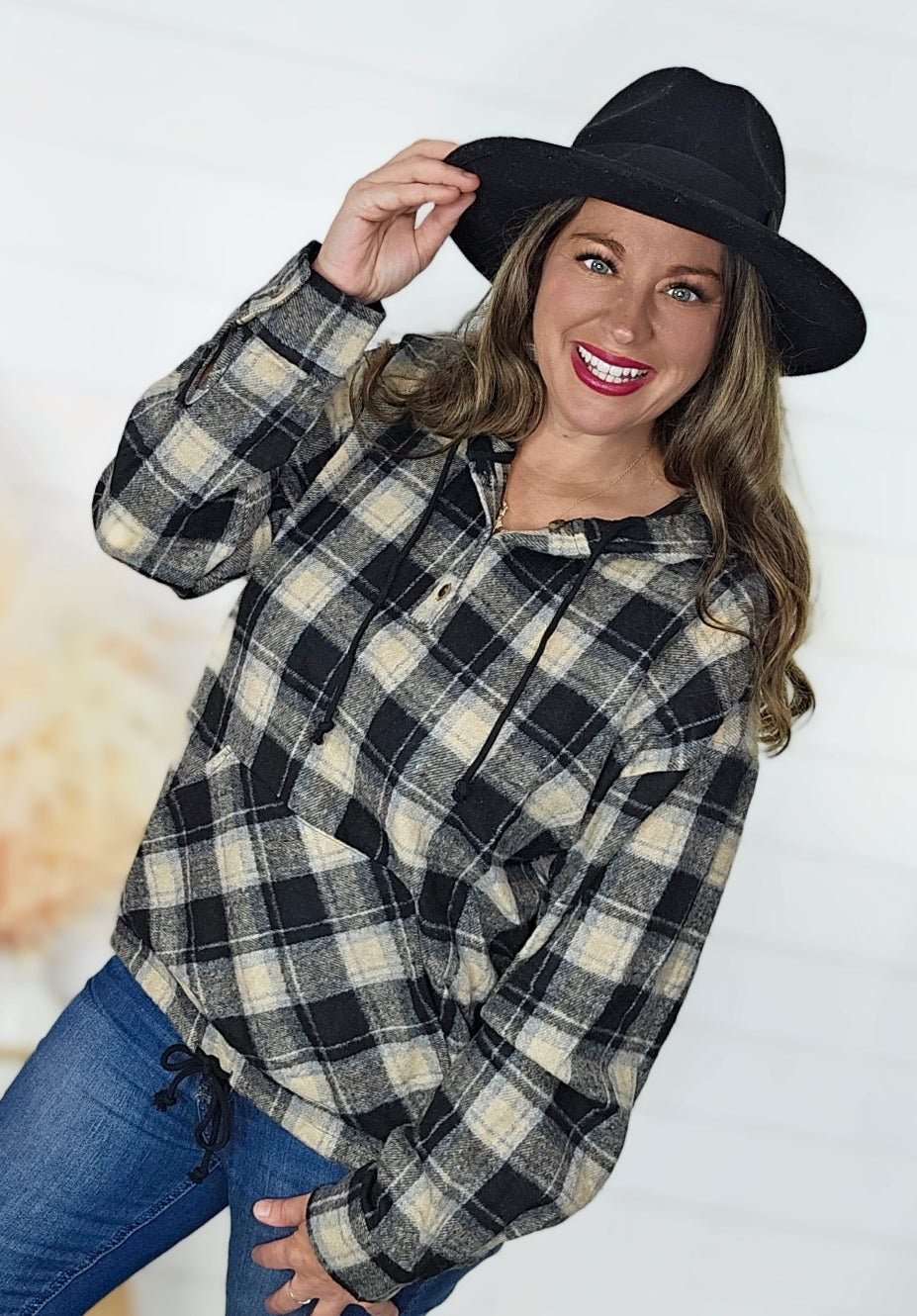 BLACK LIGHTWEIGHT FLANNEL PLAID PULLOVER HOODIE W/ KANGAROO POCKET