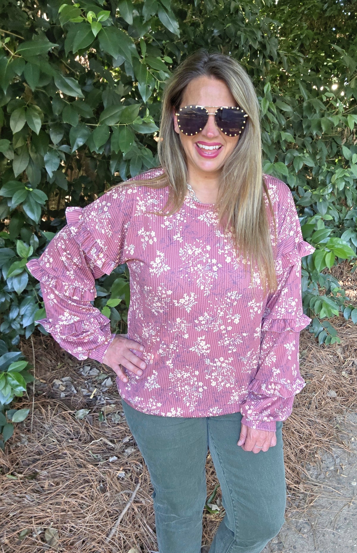 MARSALA RAISED RIBBED FLORAL RUFFLE DETAIL SLEEVE KNIT TOP