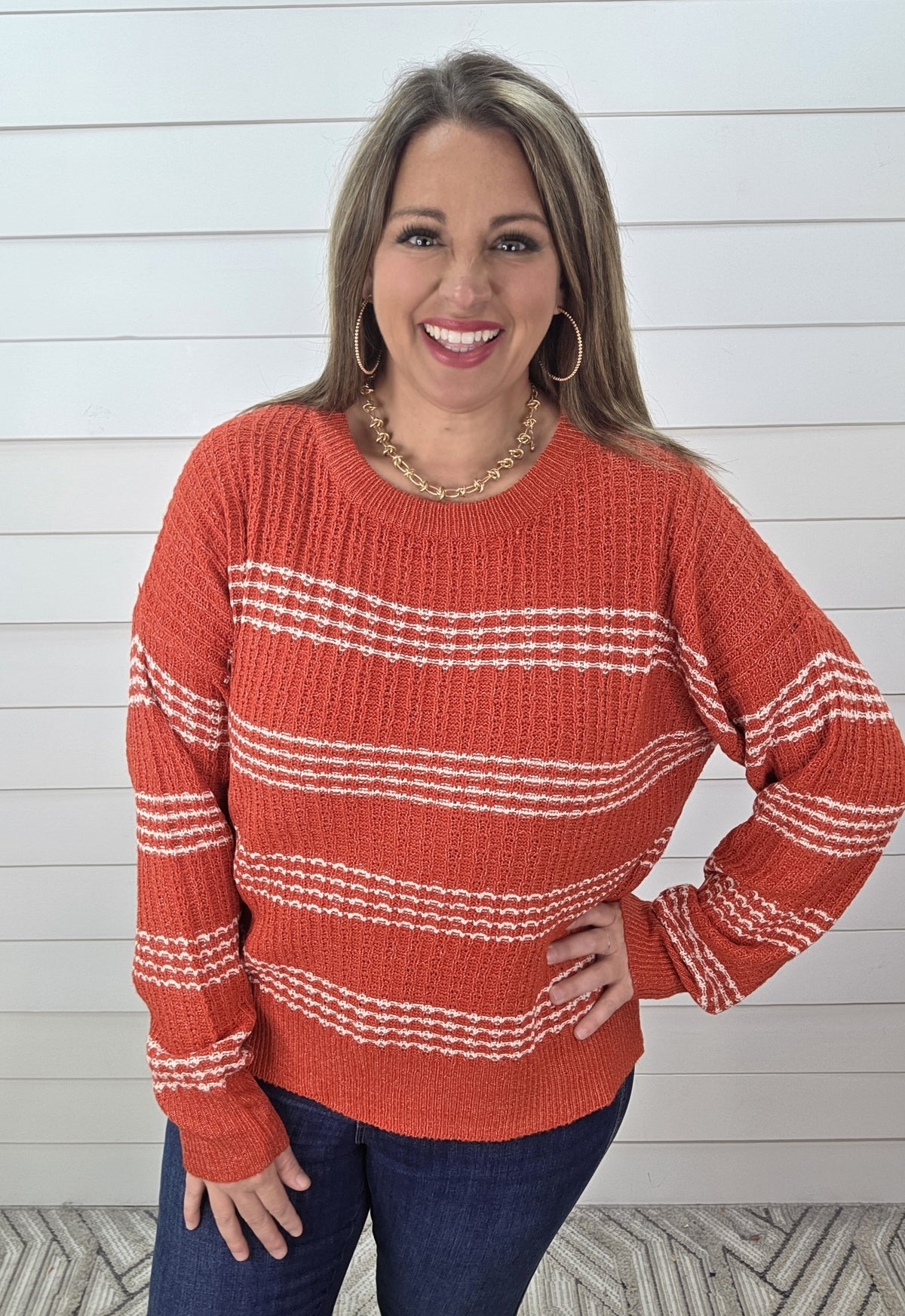 RED/CREAM TEXTURED STRIPED KNIT SWEATER