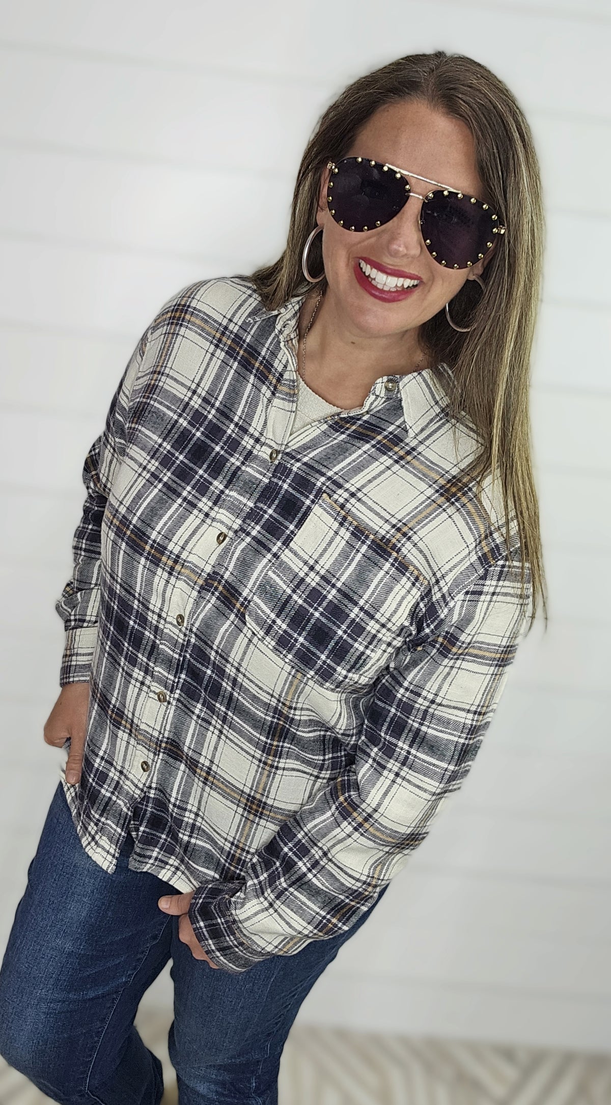 BLACK/CHARCOAL PLAID BUTTON UP FLANNEL