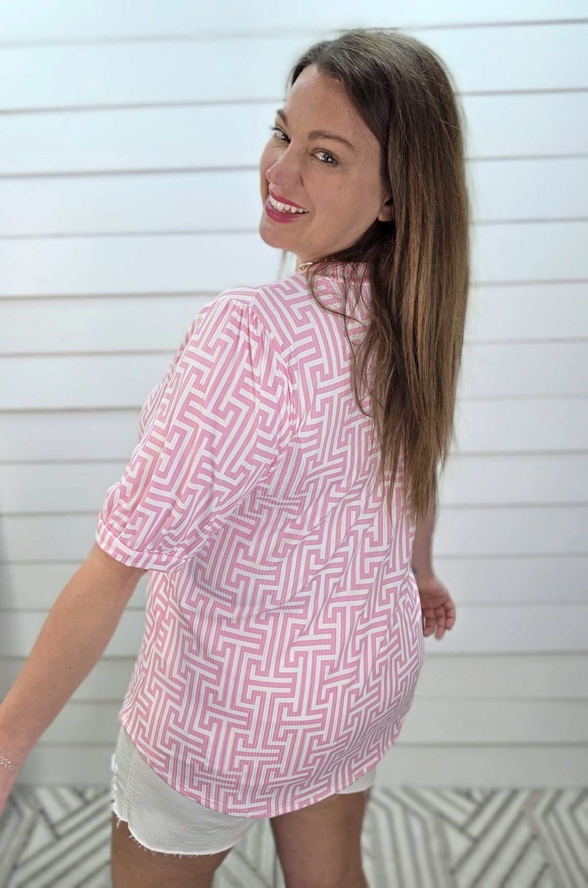 PINK/WHITE GEO PRINT V NECK KNIT TOP
